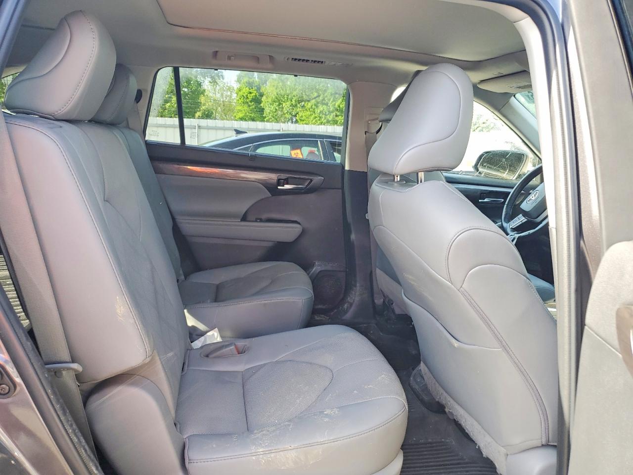 2022 Toyota Highlander Platinum Черный vin: 5TDFZRBHXNS196413