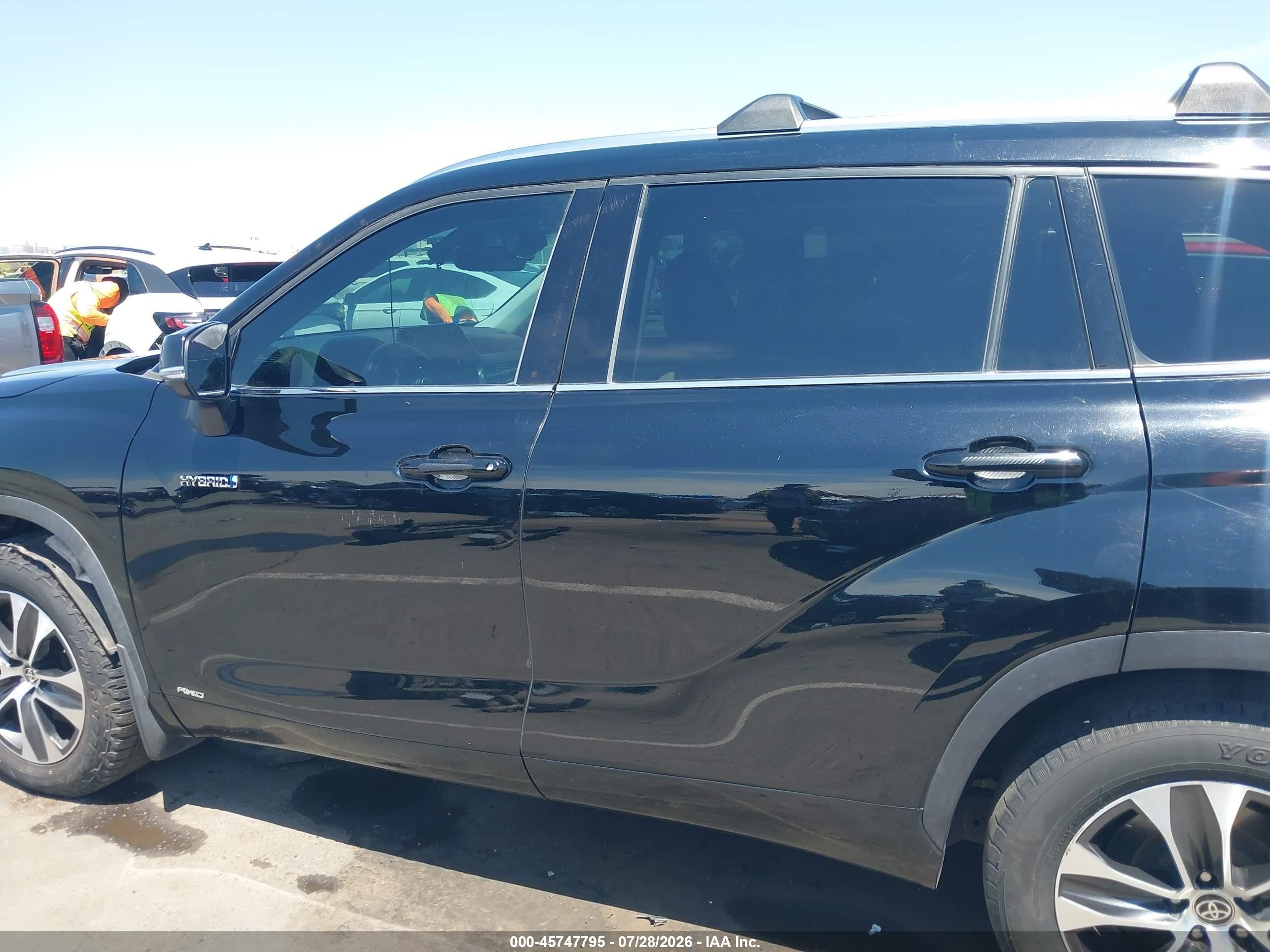 2020 Toyota Highlander Hybrid Xle Black vin: 5TDGBRCH3LS501898