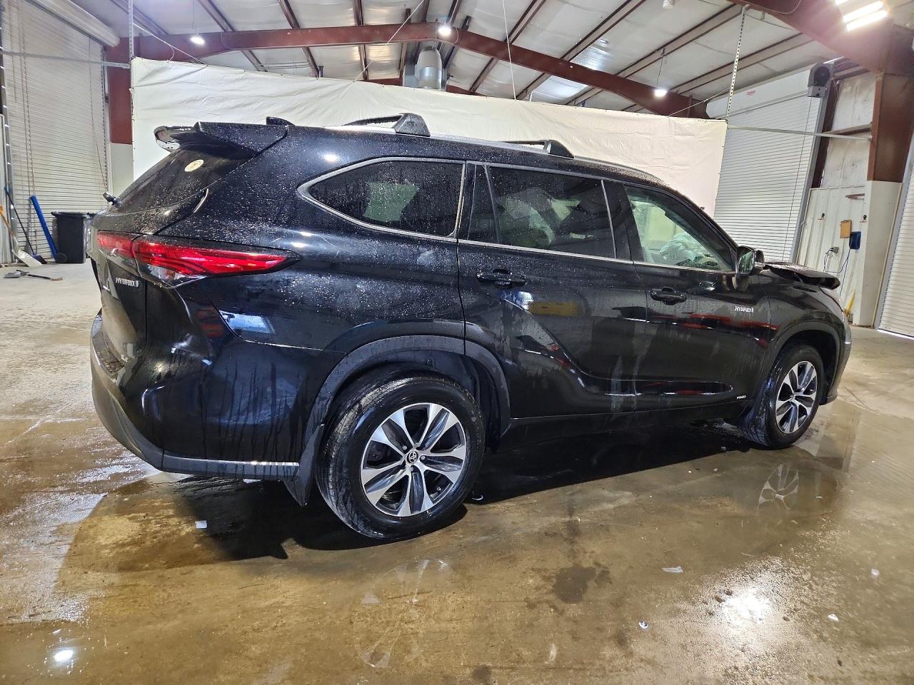 2021 Toyota Highlander Hybrid Xle Black vin: 5TDGBRCH9MS528878