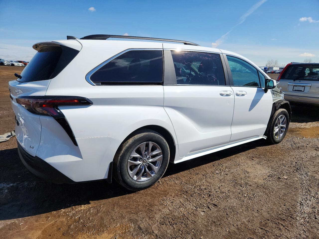 2025 Toyota Sienna White vin: 5TDGSKFCXSS163051
