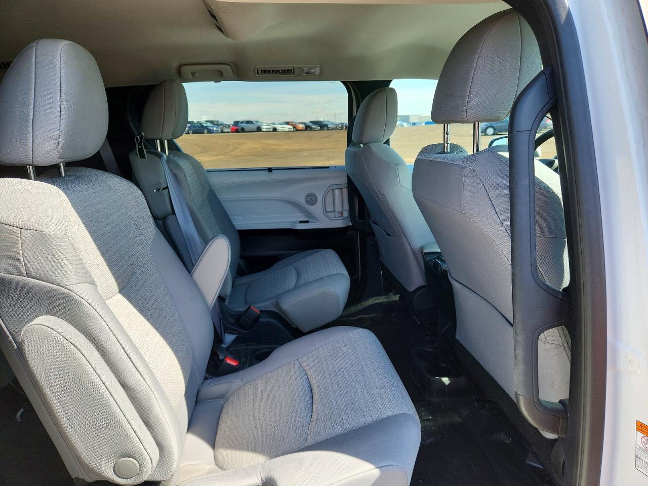 2025 Toyota Sienna White vin: 5TDGSKFCXSS163051