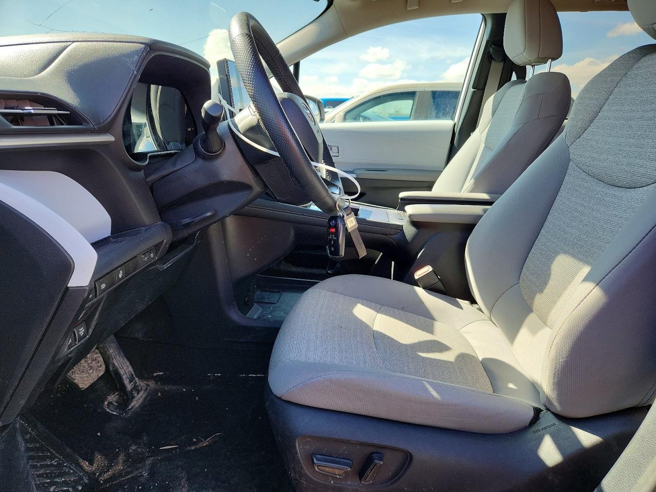 2025 Toyota Sienna White vin: 5TDGSKFCXSS163051