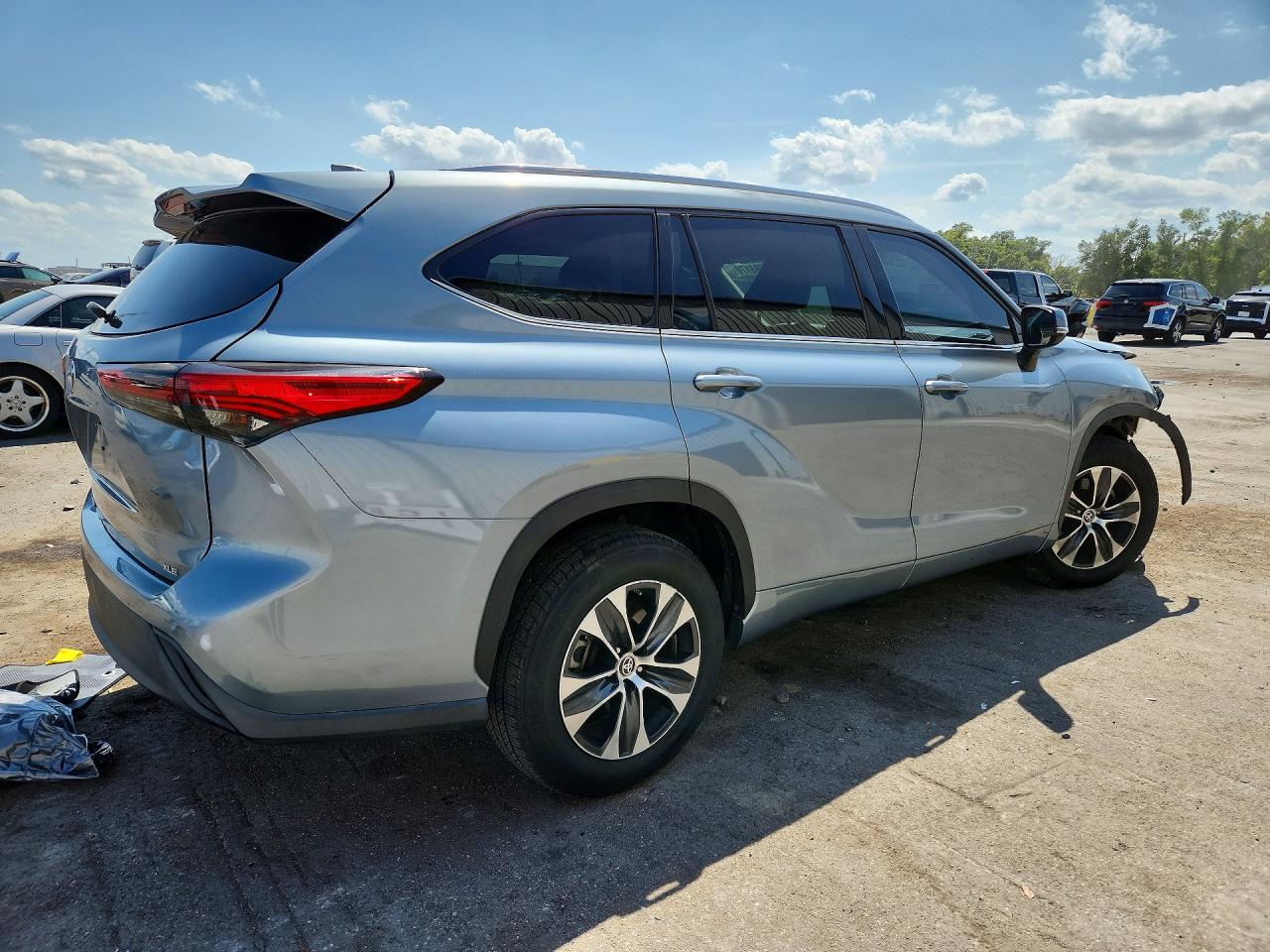 2020 Toyota Highlander Xle Blue vin: 5TDGZRAH2LS005764