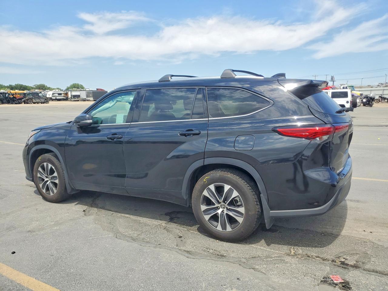 2021 Toyota Highlander Xle Черный vin: 5TDGZRAH3MS069457