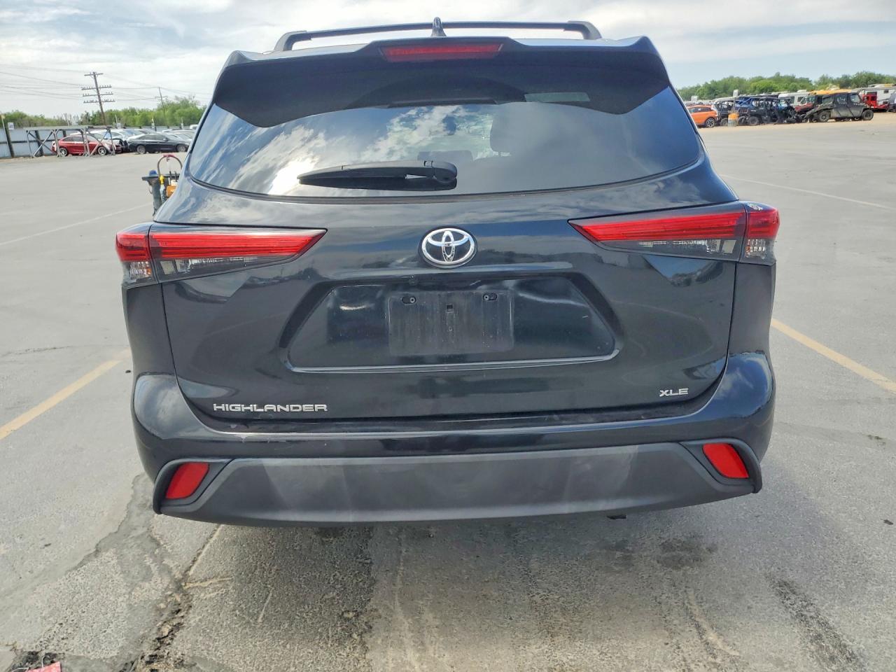 2021 Toyota Highlander Xle Черный vin: 5TDGZRAH3MS069457