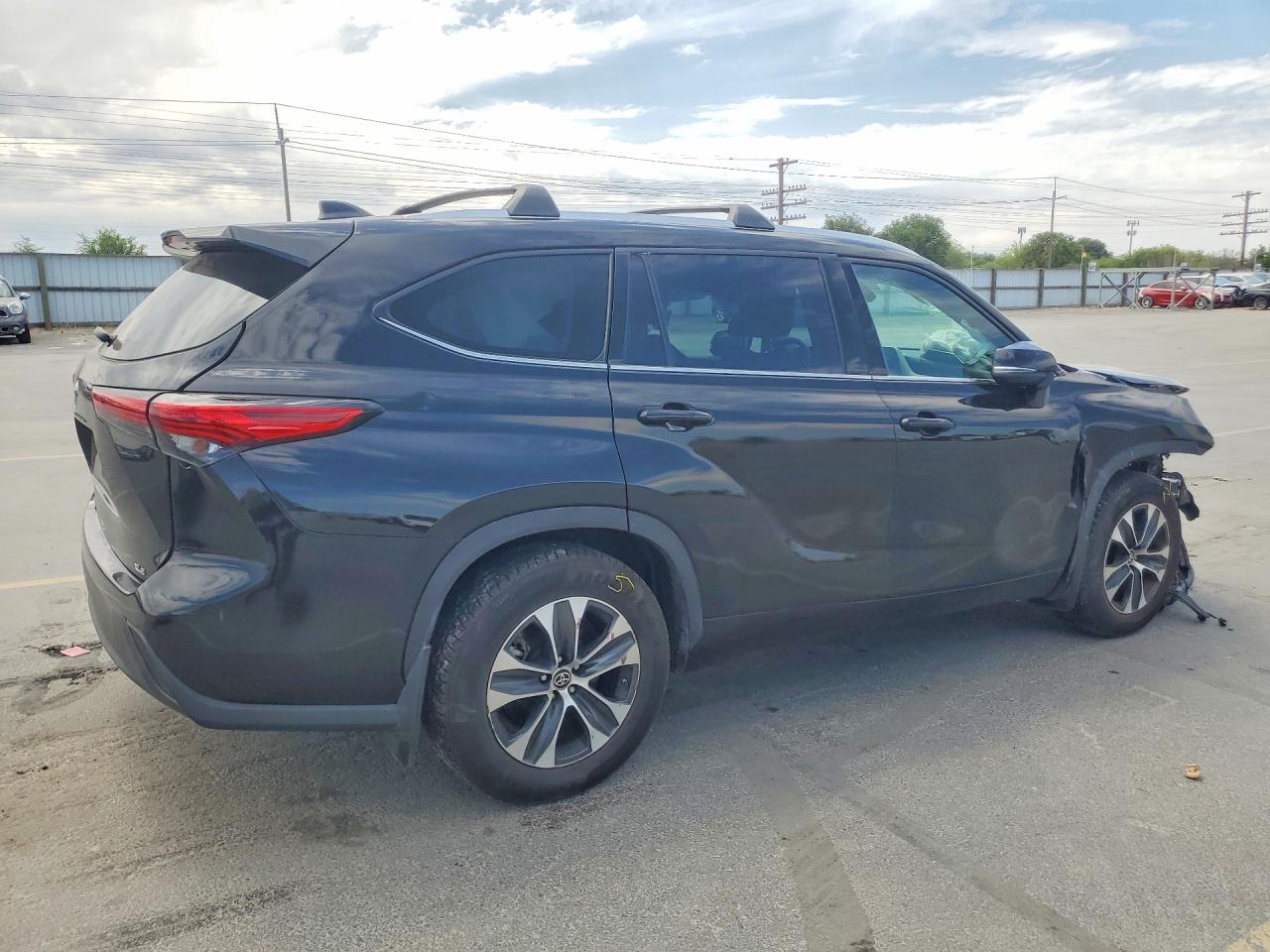 2021 Toyota Highlander Xle Черный vin: 5TDGZRAH3MS069457