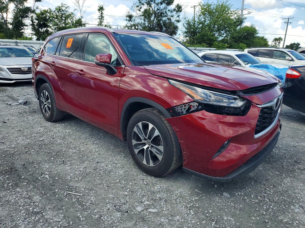 2022 Toyota Highlander Xle Бордовый vin: 5TDGZRAHXNS136170