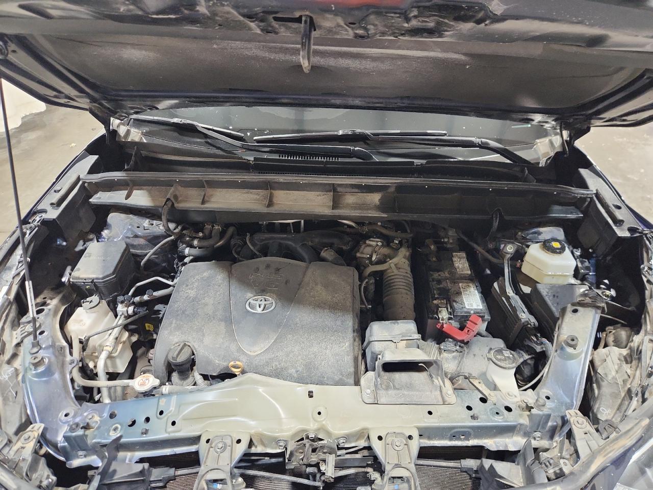 2021 Toyota Highlander Xle Blue vin: 5TDGZRBH0MS063615 Damage: Core Support, Kinked, 1 To 2 Inches