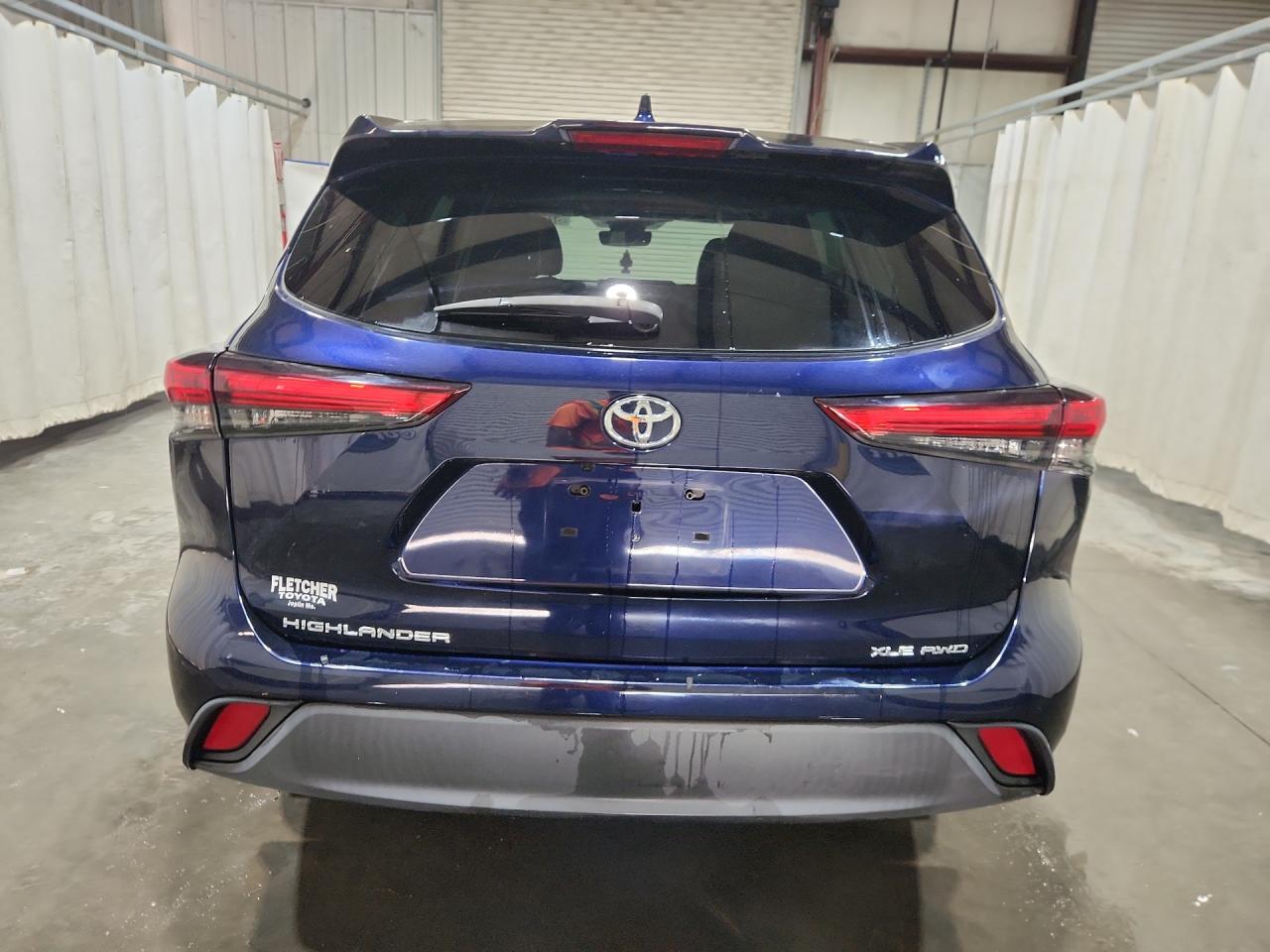 2021 Toyota Highlander Xle Blue vin: 5TDGZRBH0MS063615 Damage: Lift Gate, Multiple Scratches Heavy, 2