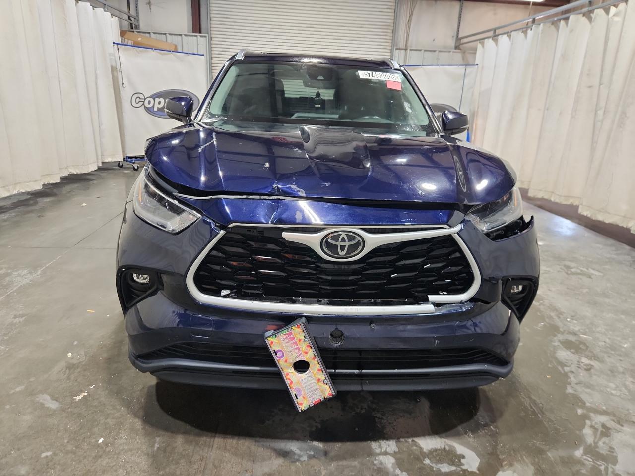2021 Toyota Highlander Xle Blue vin: 5TDGZRBH0MS063615 Damage: Grille, Broken, Replacement Required
