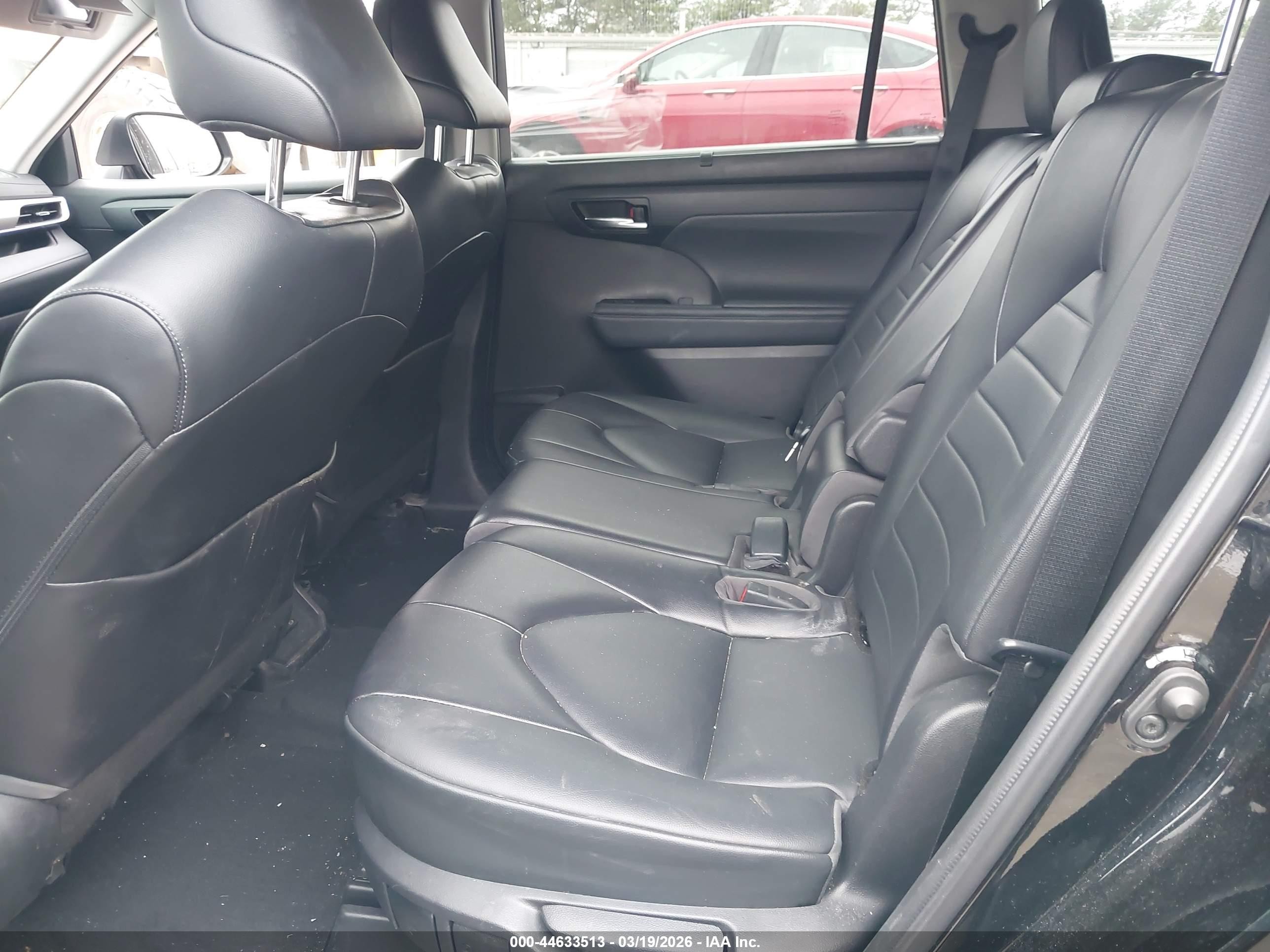 2022 Toyota Highlander Xle Black vin: 5TDGZRBH5NS224641