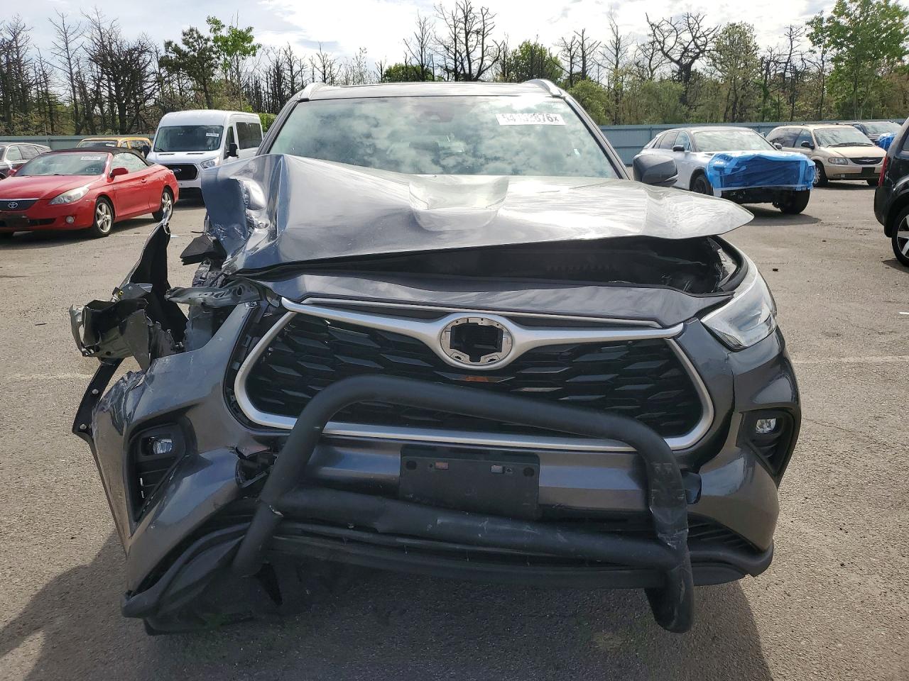 2022 Toyota Highlander Xle Gray vin: 5TDGZRBH7NS571596