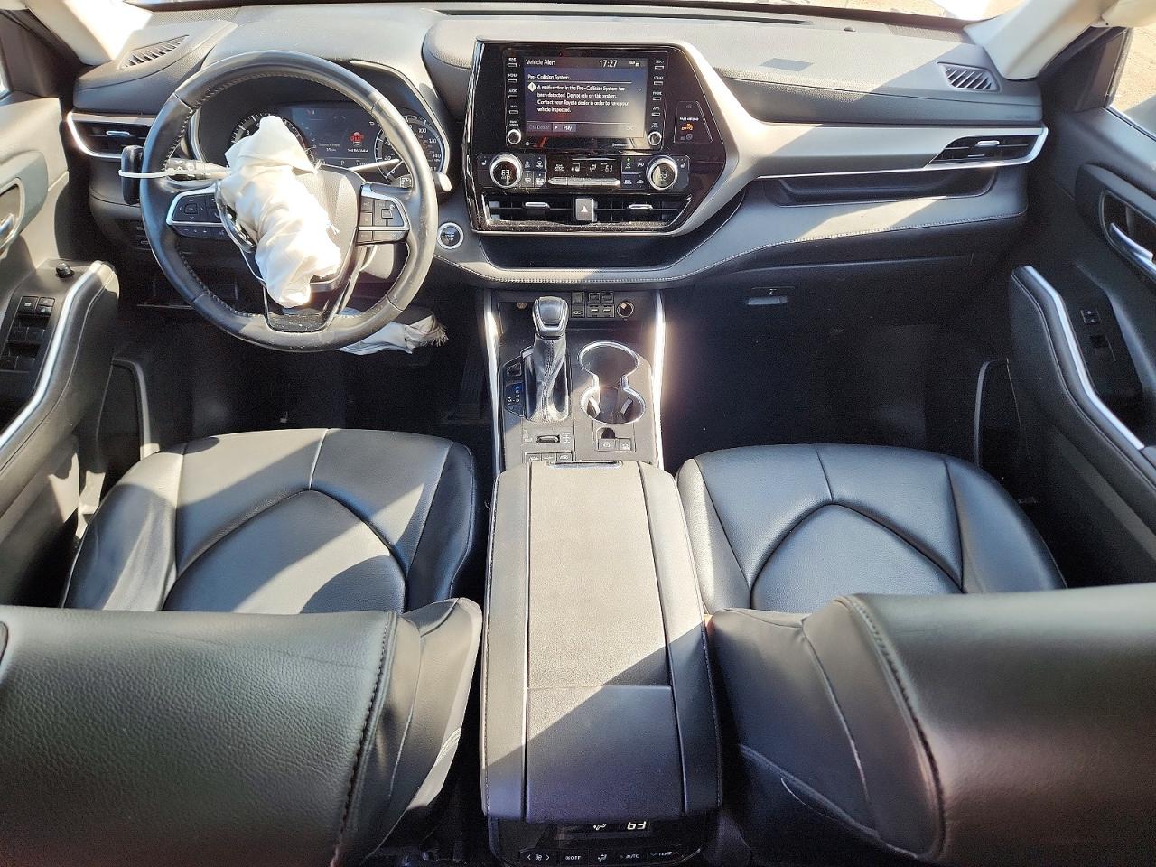 2021 Toyota Highlander Xle Silver vin: 5TDGZRBH8MS143969
