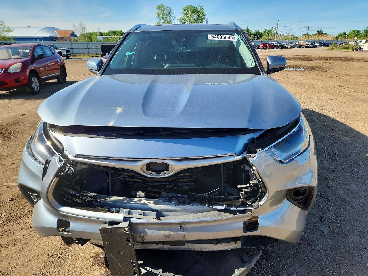 2021 Toyota Highlander Xle Silver vin: 5TDGZRBH8MS143969