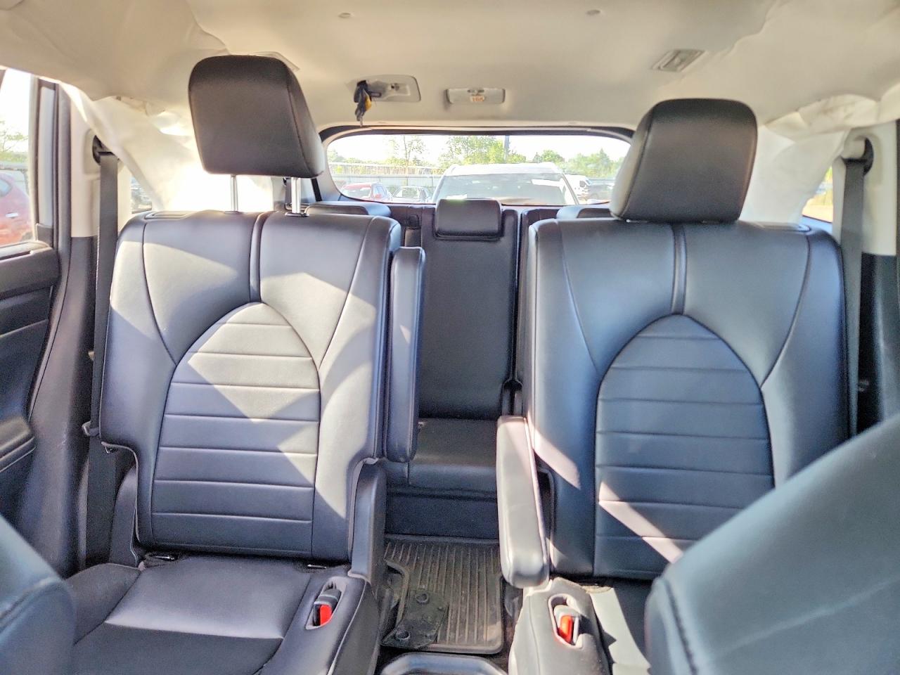 2021 Toyota Highlander Xle Silver vin: 5TDGZRBH8MS143969