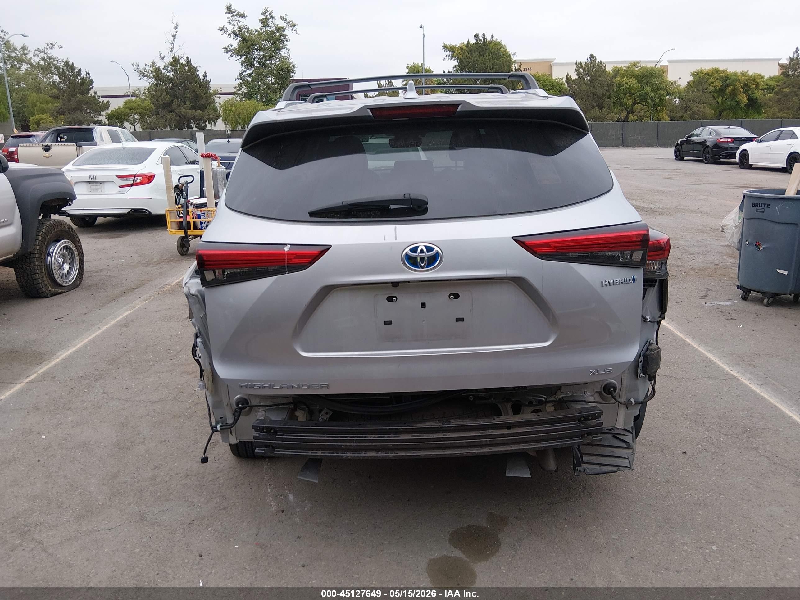 2020 Toyota Highlander Hybrid Xle Silver vin: 5TDHBRCH0LS513320