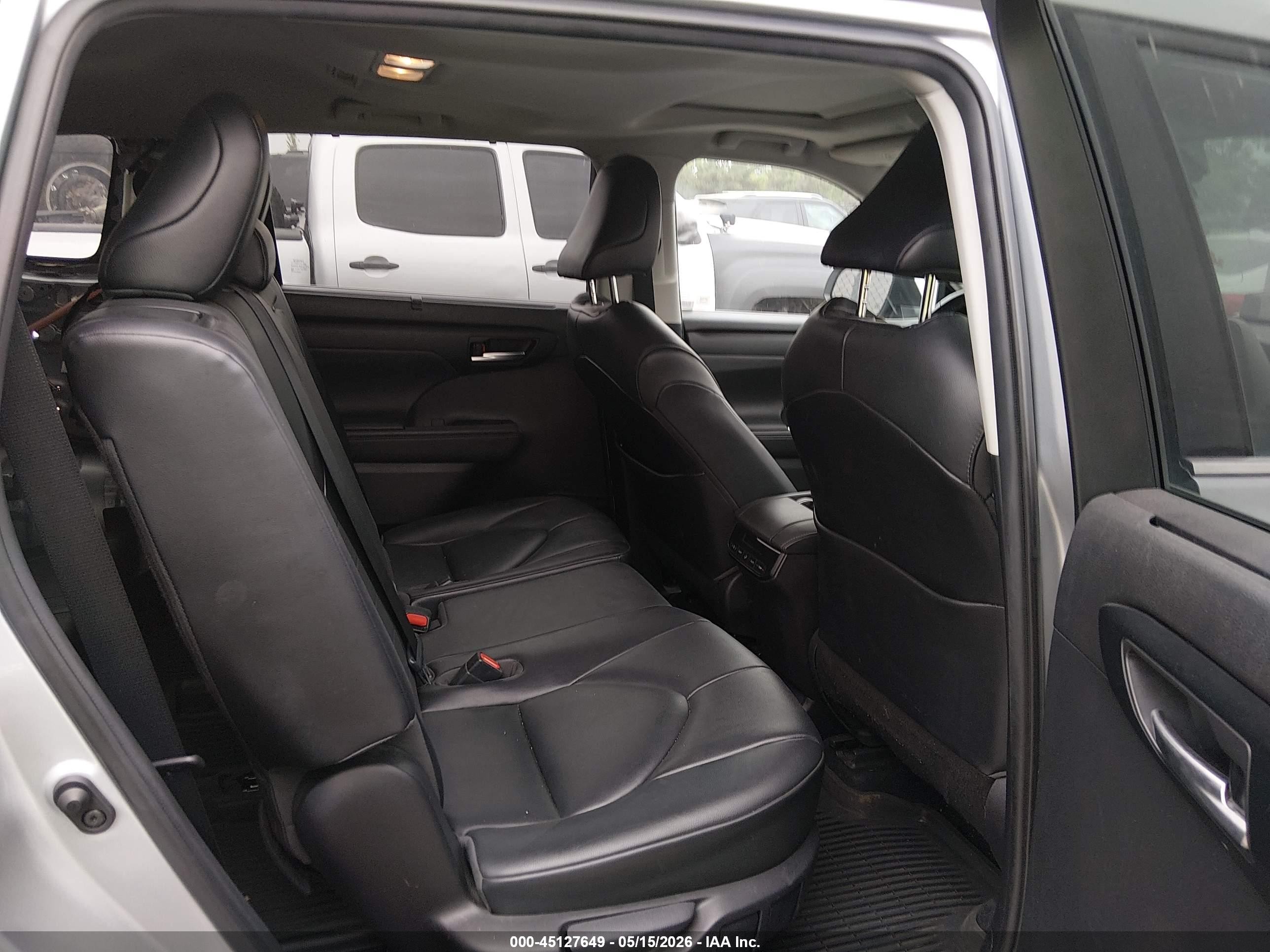2020 Toyota Highlander Hybrid Xle Silver vin: 5TDHBRCH0LS513320