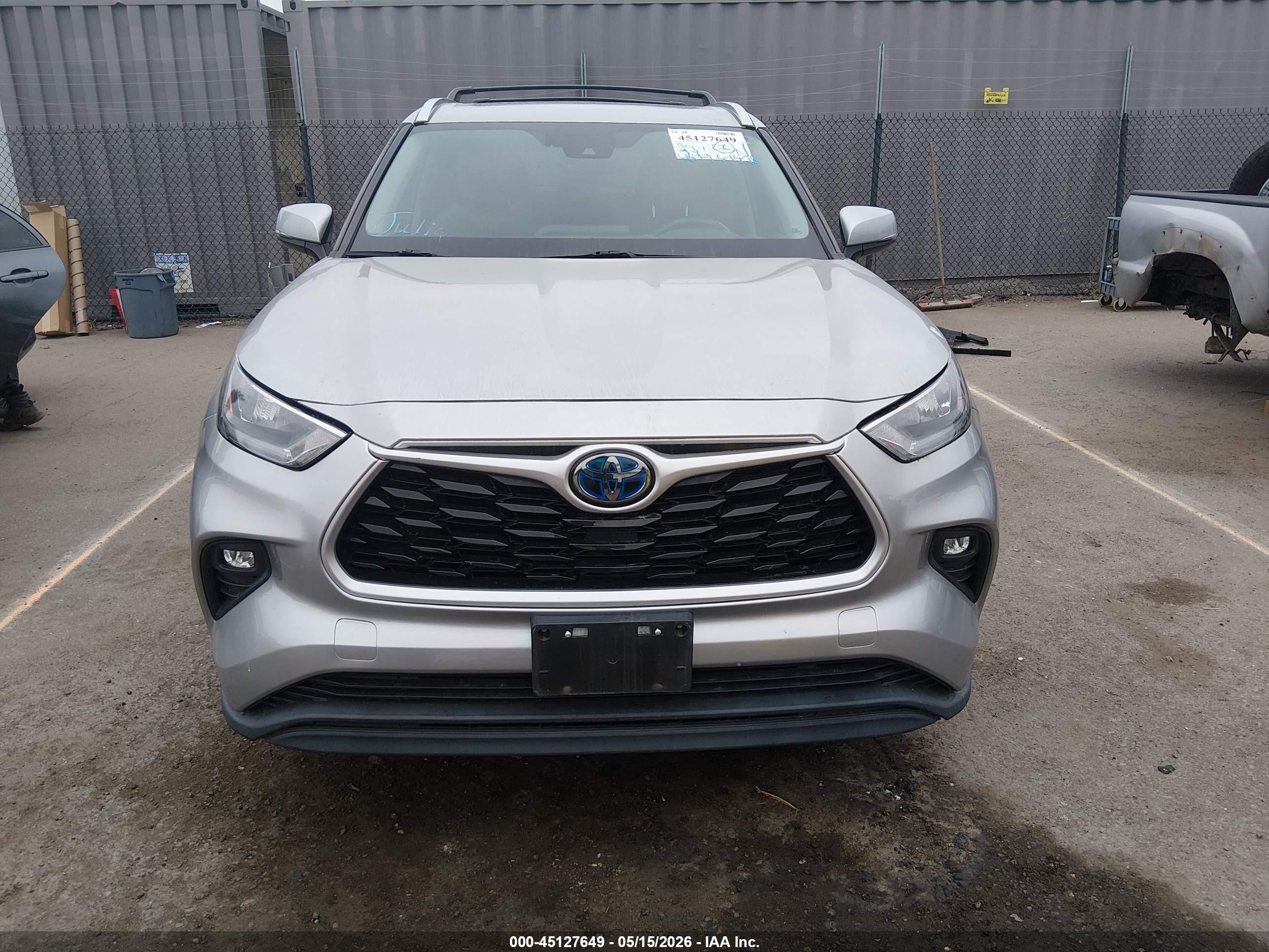 2020 Toyota Highlander Hybrid Xle Silver vin: 5TDHBRCH0LS513320