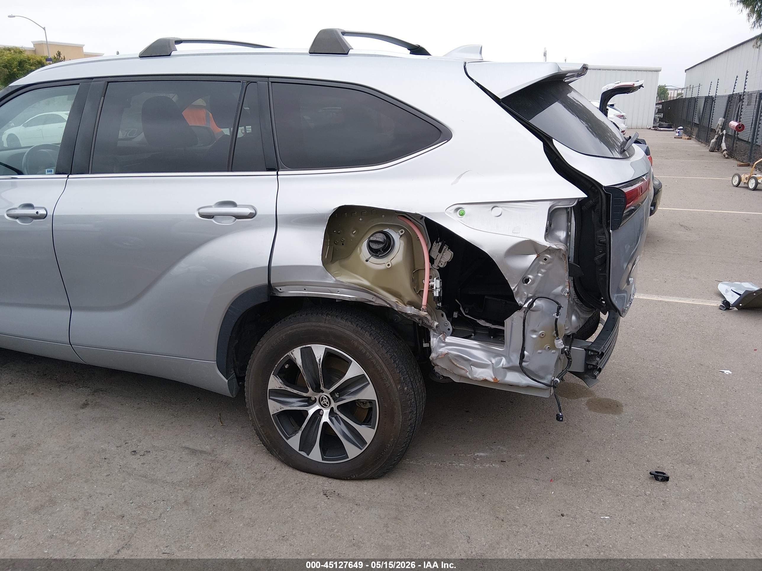2020 Toyota Highlander Hybrid Xle Silver vin: 5TDHBRCH0LS513320