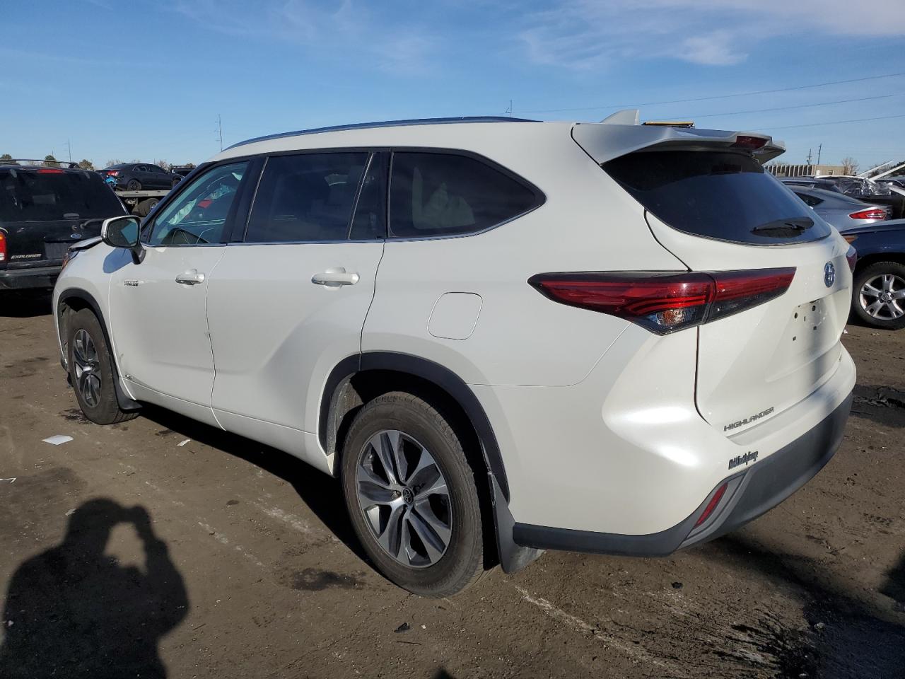5TDHBRCH8MS526382 — 2021 TOYOTA HIGHLANDER | AutoHelperBot