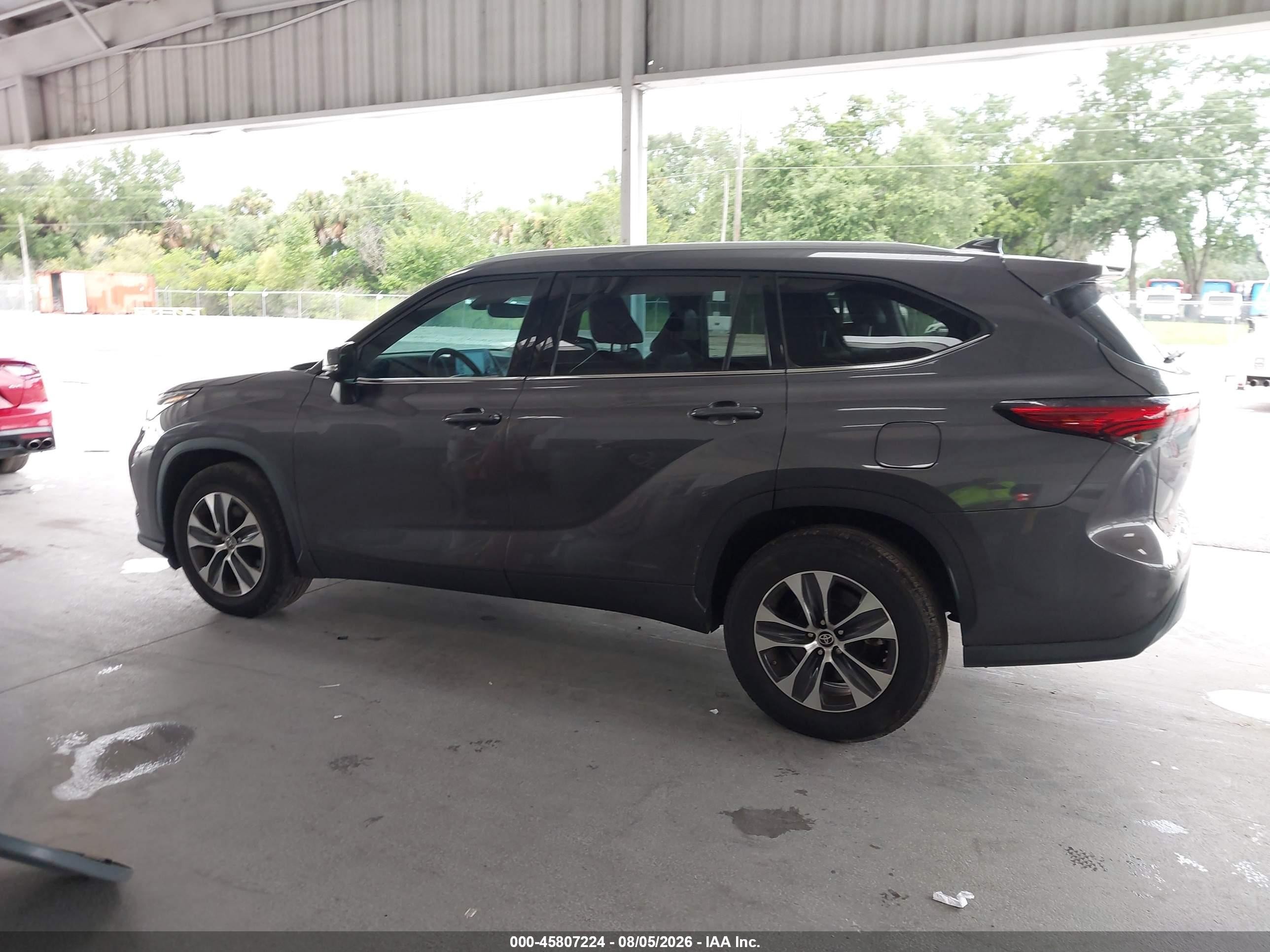 2022 Toyota Highlander Xle Gray vin: 5TDHZRAH3NS546314
