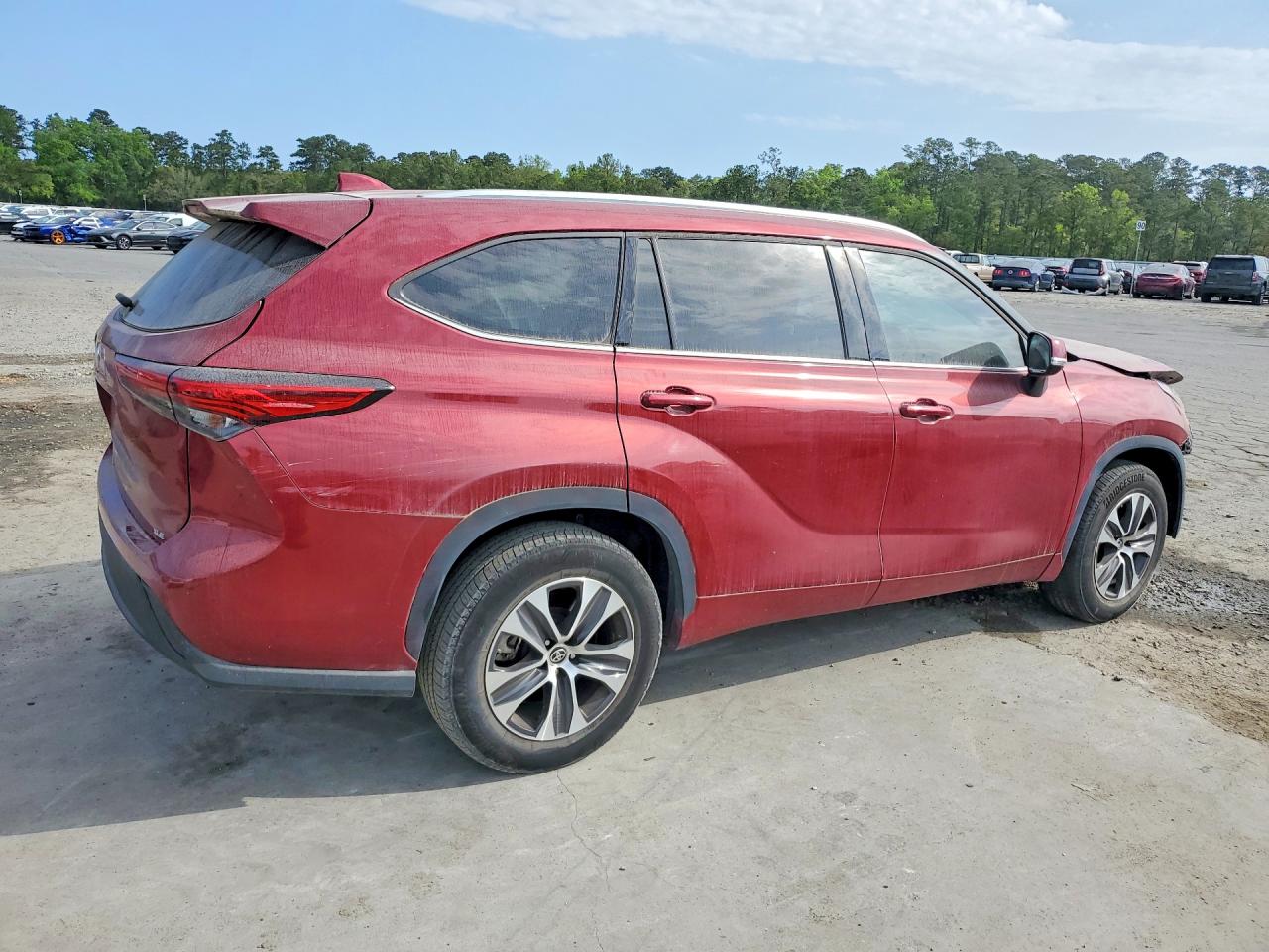 2021 Toyota Highlander Xle Red vin: 5TDHZRAH7MS078747
