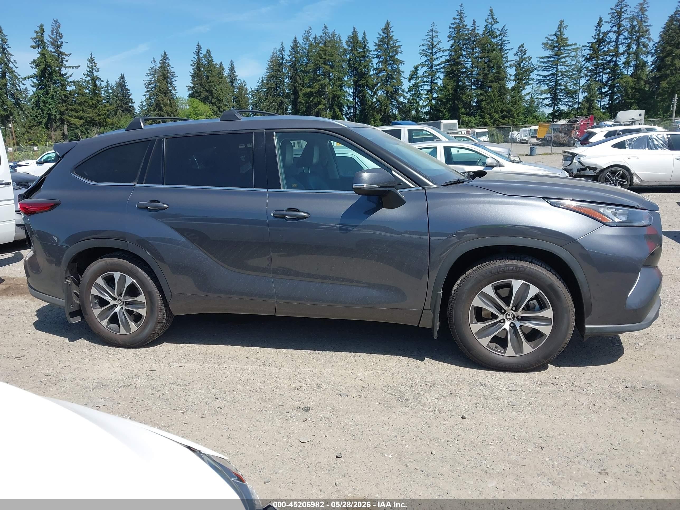 2020 Toyota Highlander Xle Gray vin: 5TDHZRBH0LS035753