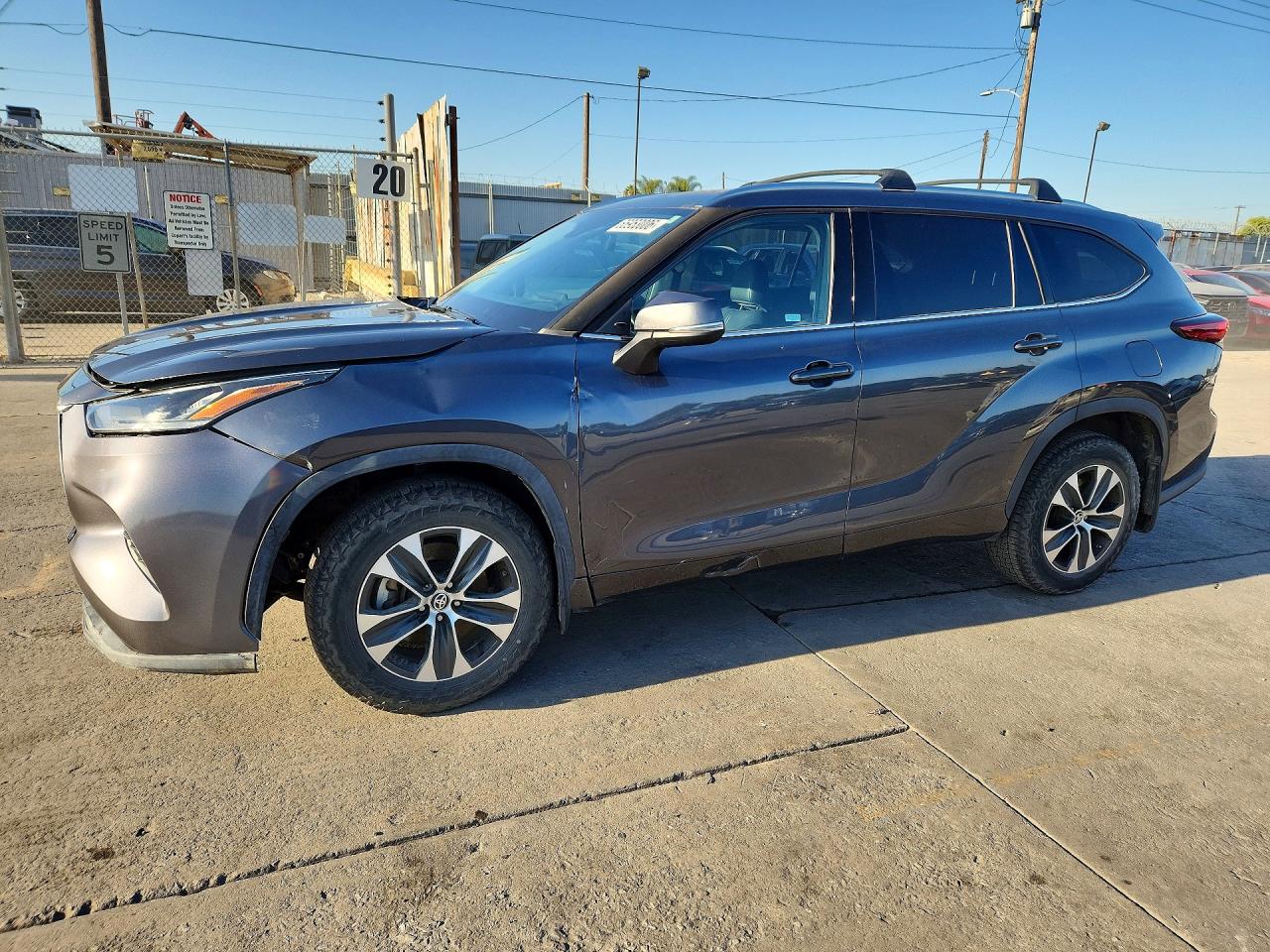 2020 Toyota Highlander Xle Gray vin: 5TDHZRBH1LS030318