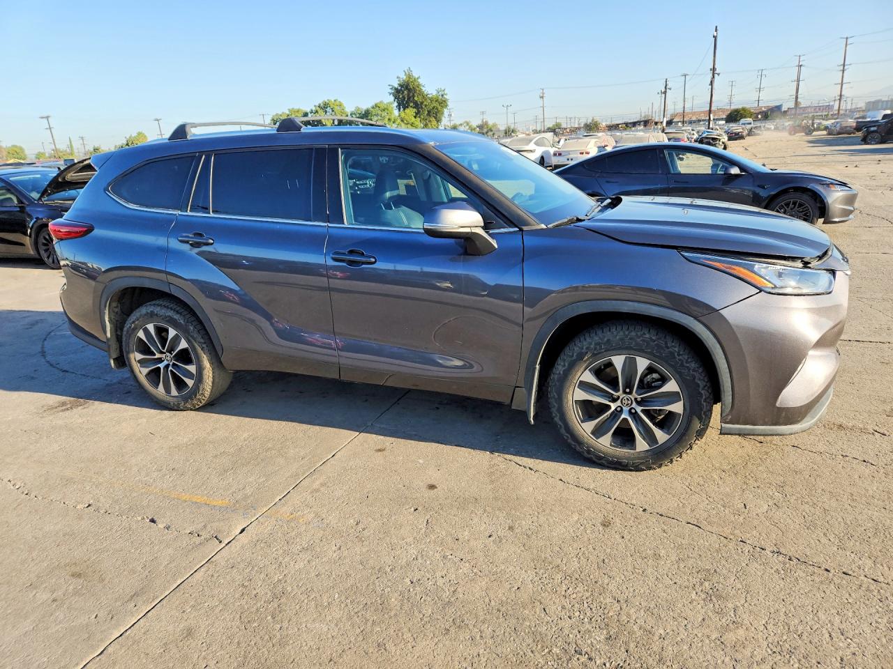 2020 Toyota Highlander Xle Gray vin: 5TDHZRBH1LS030318