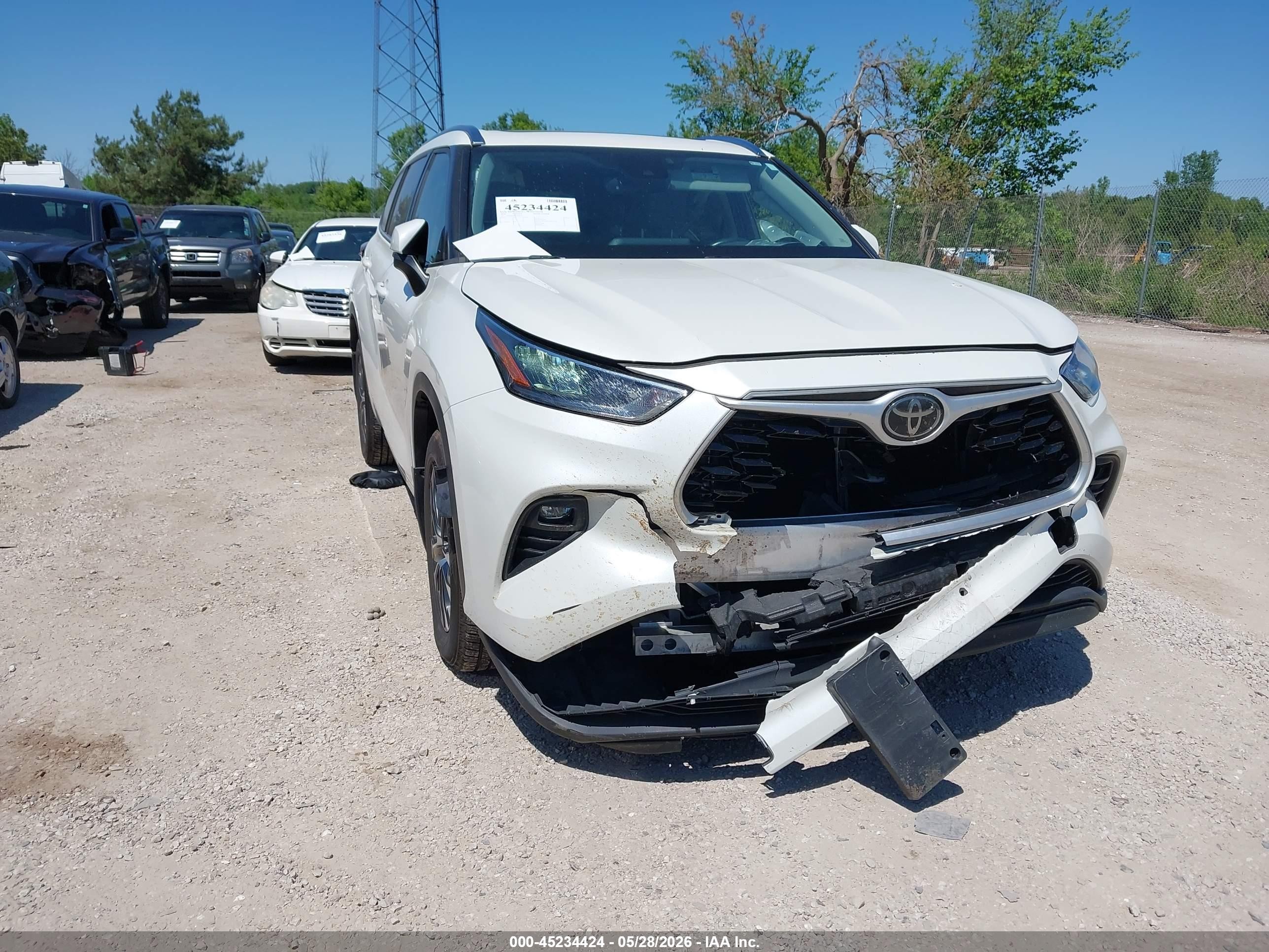 2020 Toyota Highlander Xle Белый vin: 5TDHZRBH9LS502717