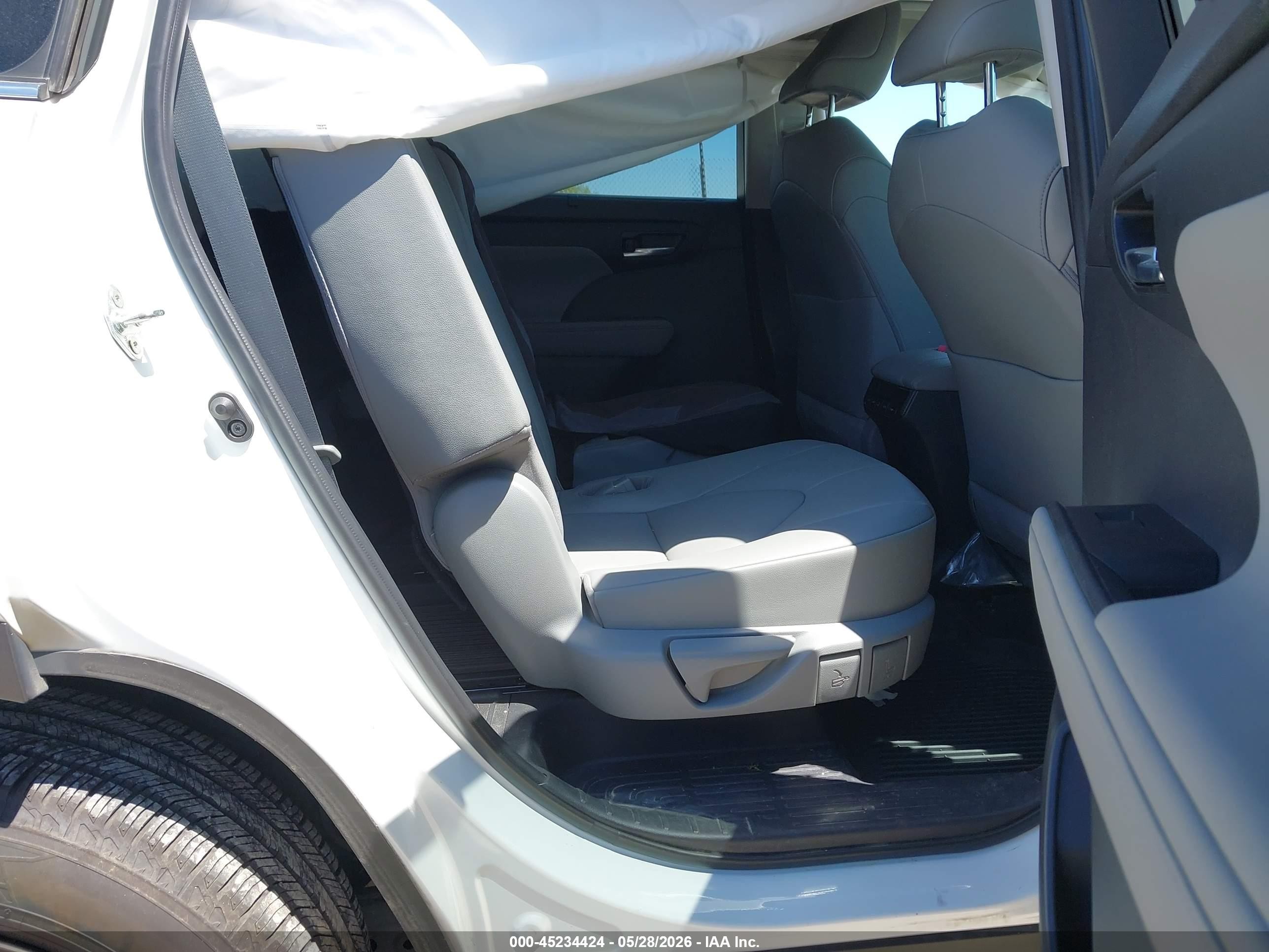 2020 Toyota Highlander Xle Белый vin: 5TDHZRBH9LS502717