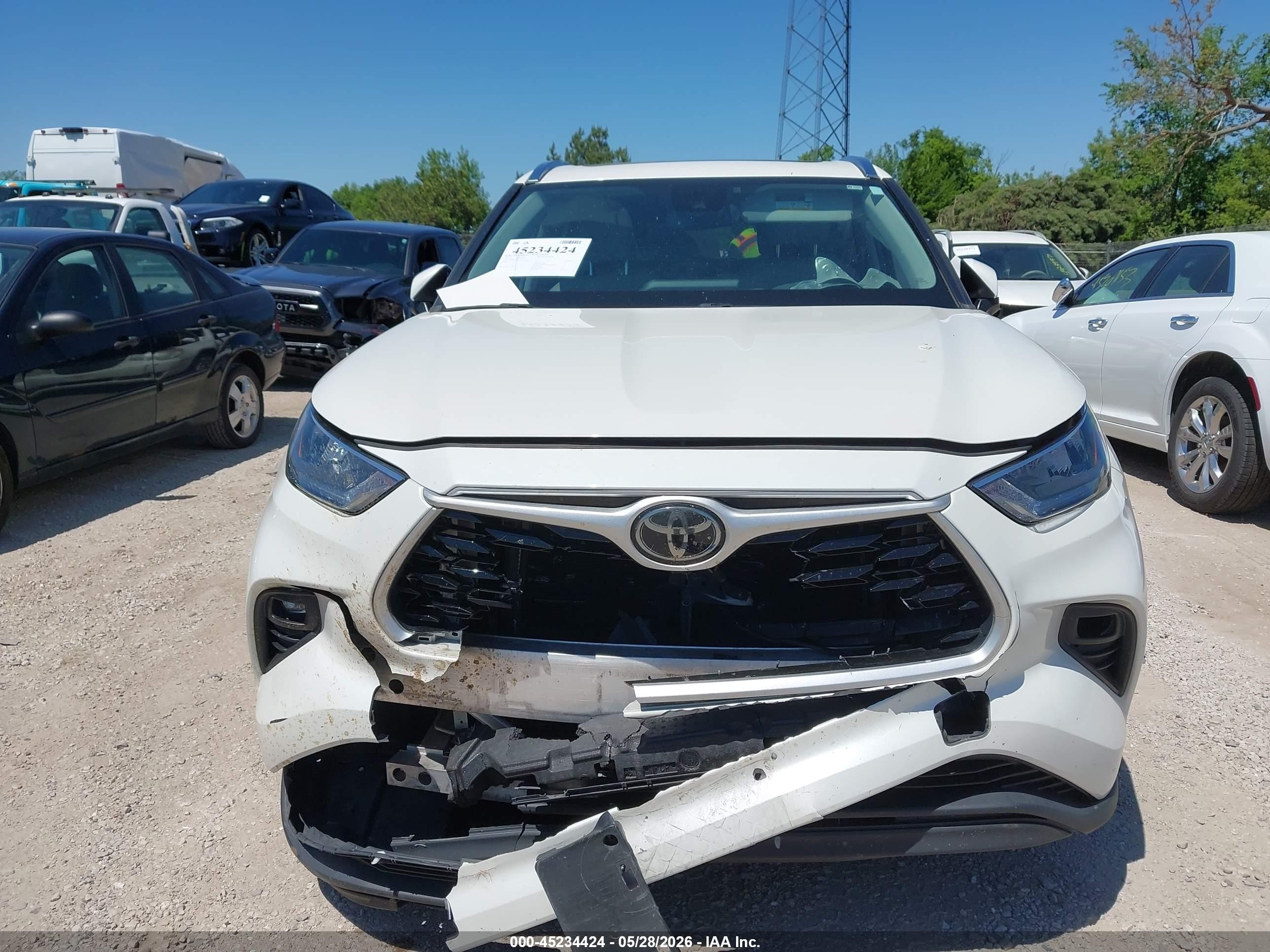 2020 Toyota Highlander Xle Белый vin: 5TDHZRBH9LS502717