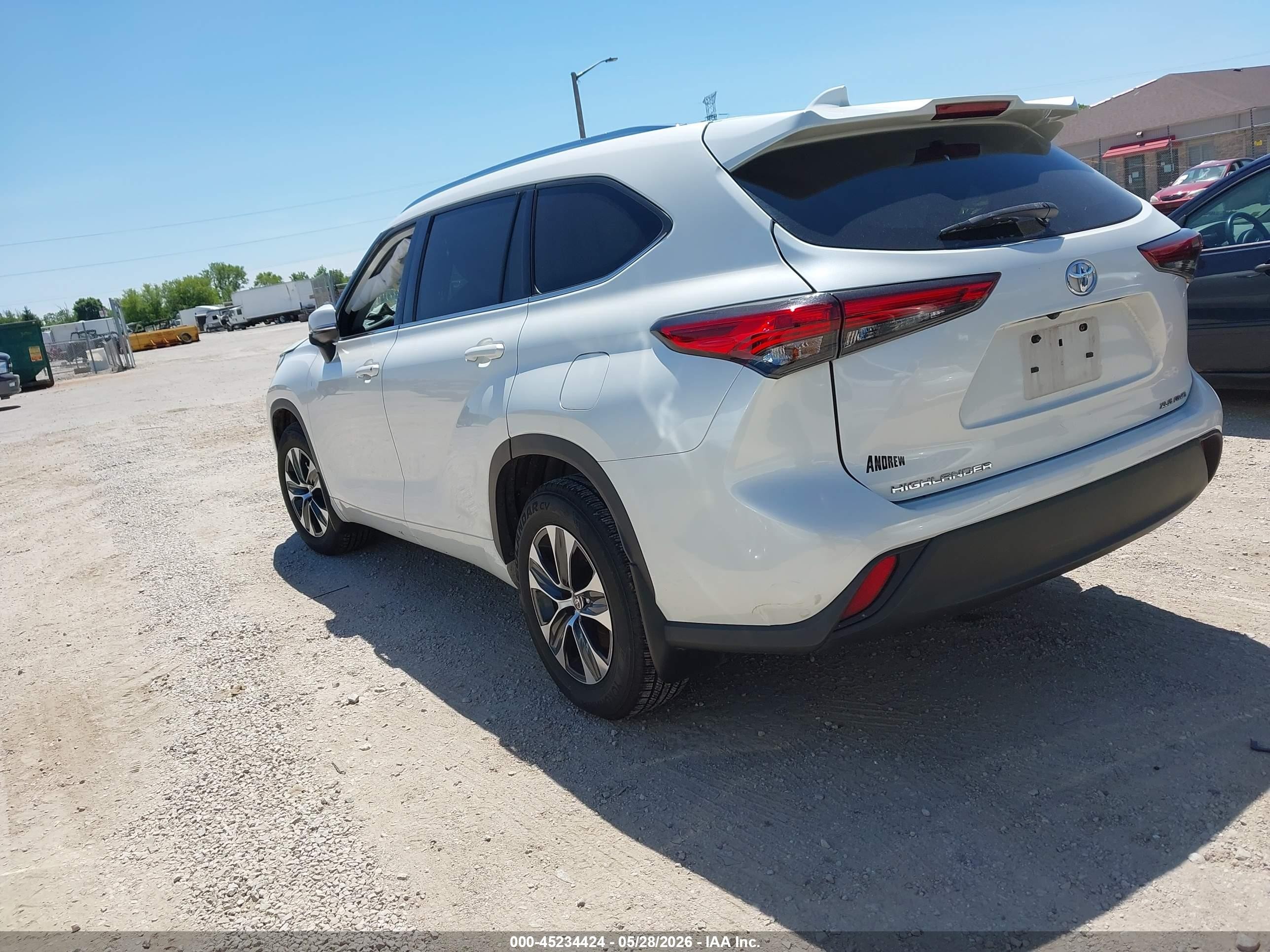 2020 Toyota Highlander Xle Белый vin: 5TDHZRBH9LS502717