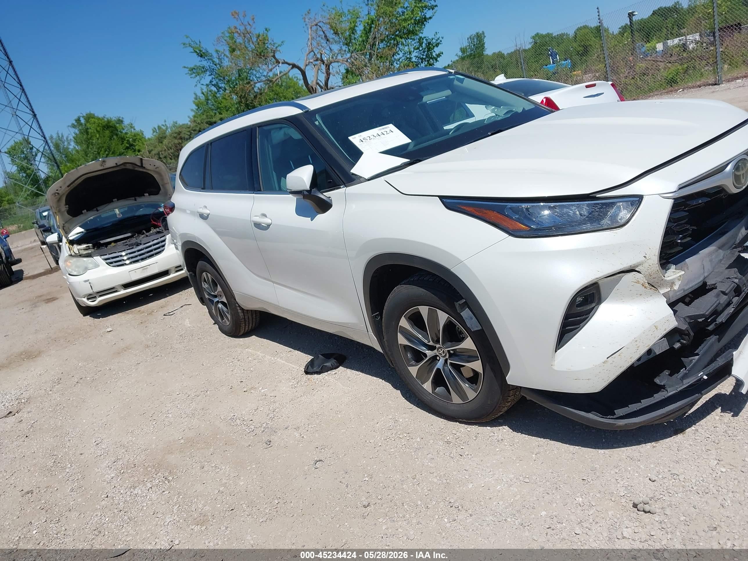 2020 Toyota Highlander Xle Белый vin: 5TDHZRBH9LS502717