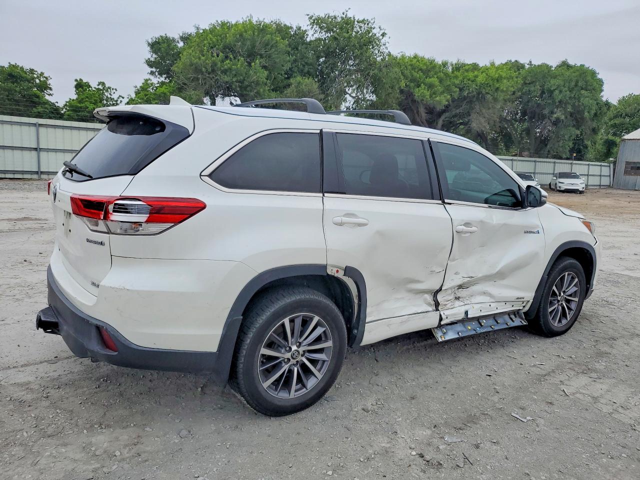 2018 Toyota Highlander Hybrid Xle White vin: 5TDJGRFH4JS051842