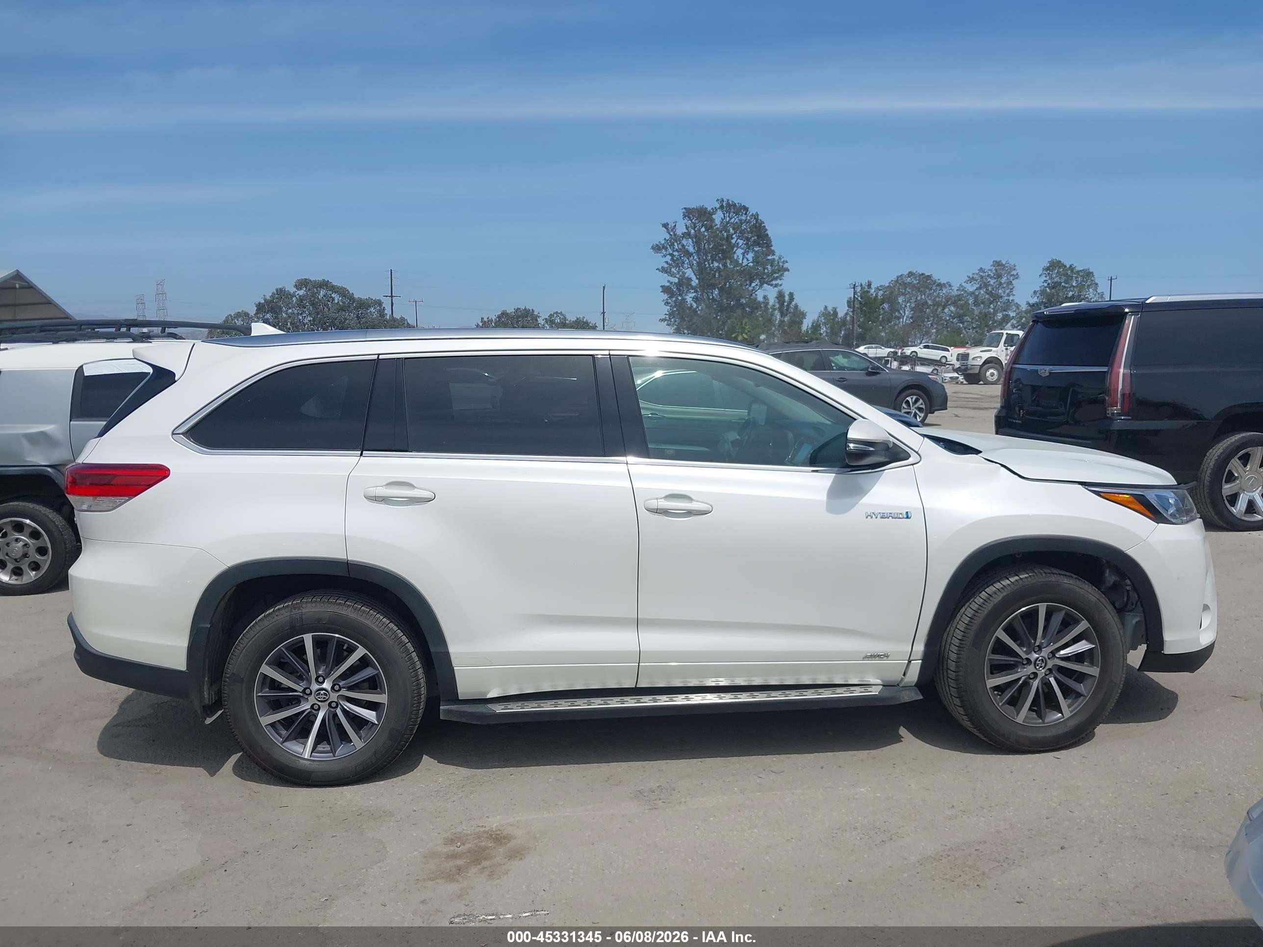 2018 Toyota Highlander Hybrid Xle Белый vin: 5TDJGRFH7JS042293