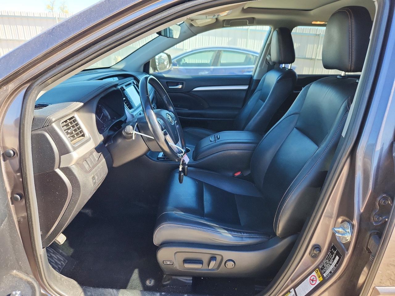 2019 Toyota Highlander Hybrid Xle Gray vin: 5TDJGRFHXKS059736