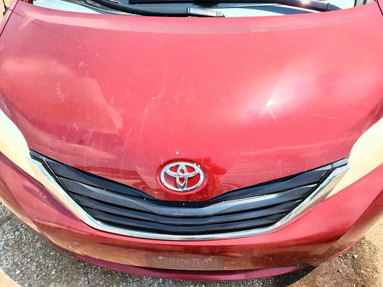 2011 Toyota Sienna Le Burgundy vin: 5TDJK3DC0BS023346