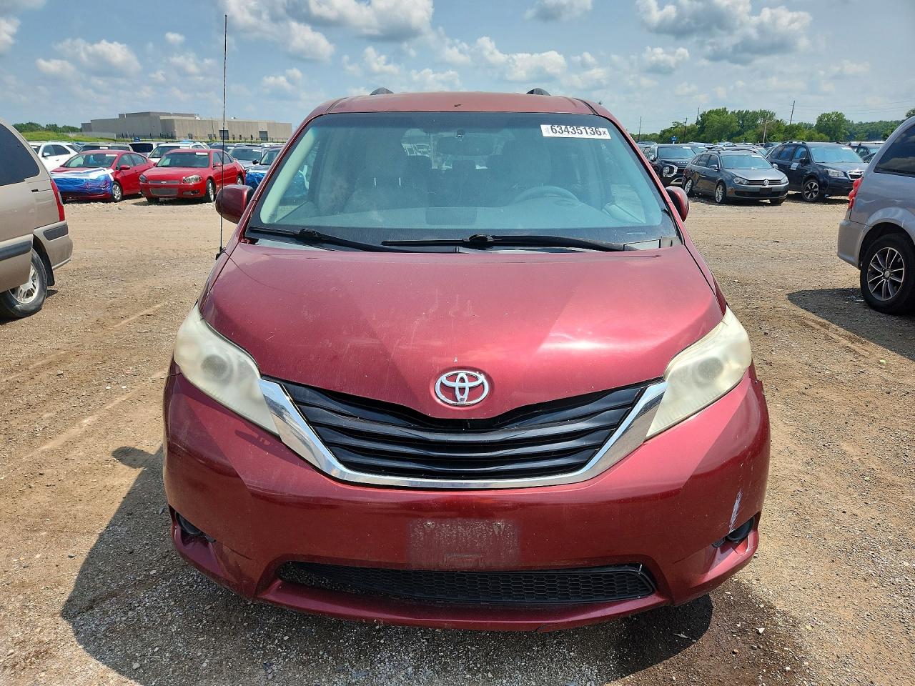 2011 Toyota Sienna Le Burgundy vin: 5TDJK3DC0BS023346