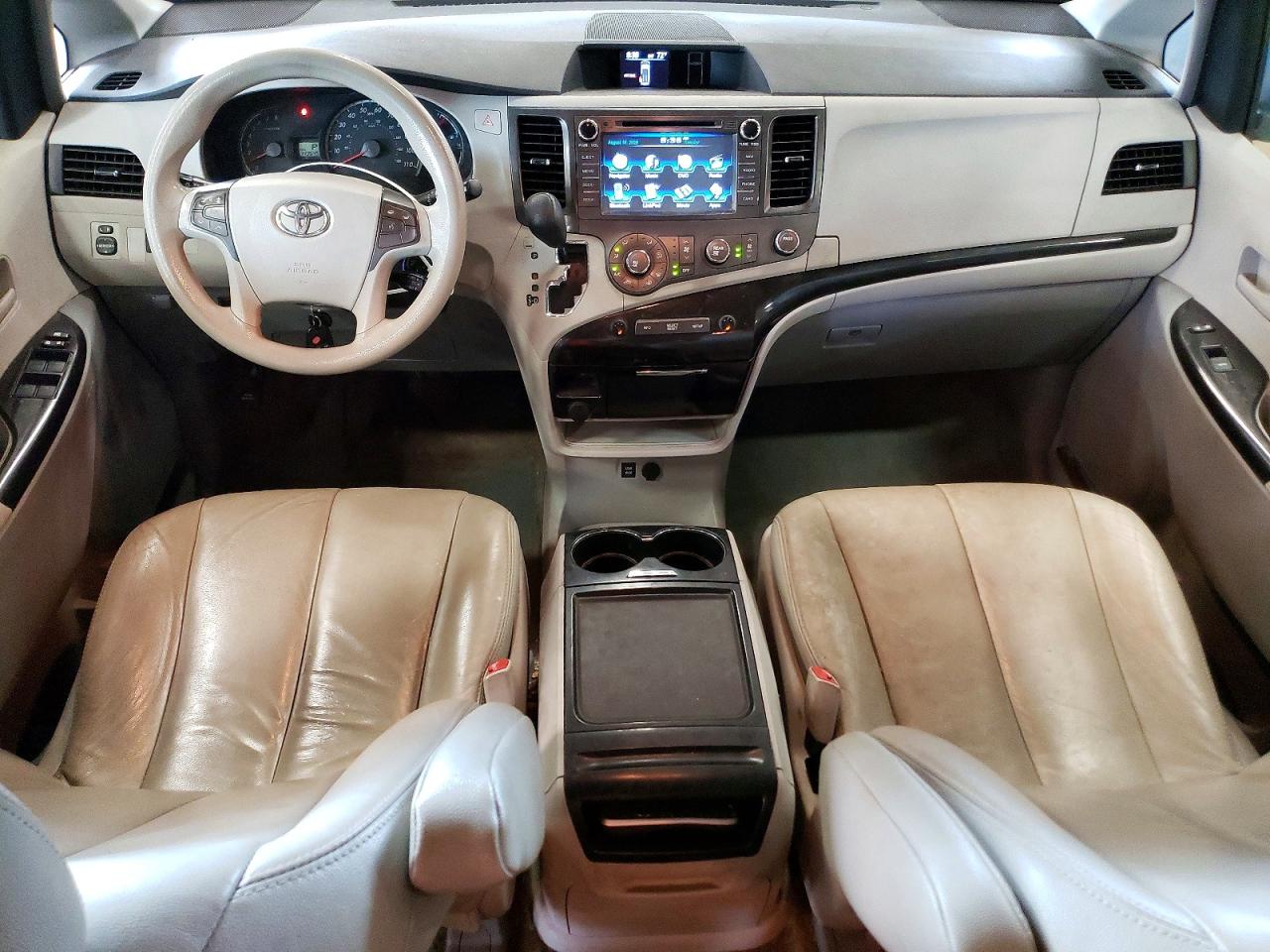 2012 Toyota Sienna Le Silver vin: 5TDJK3DC0CS034042