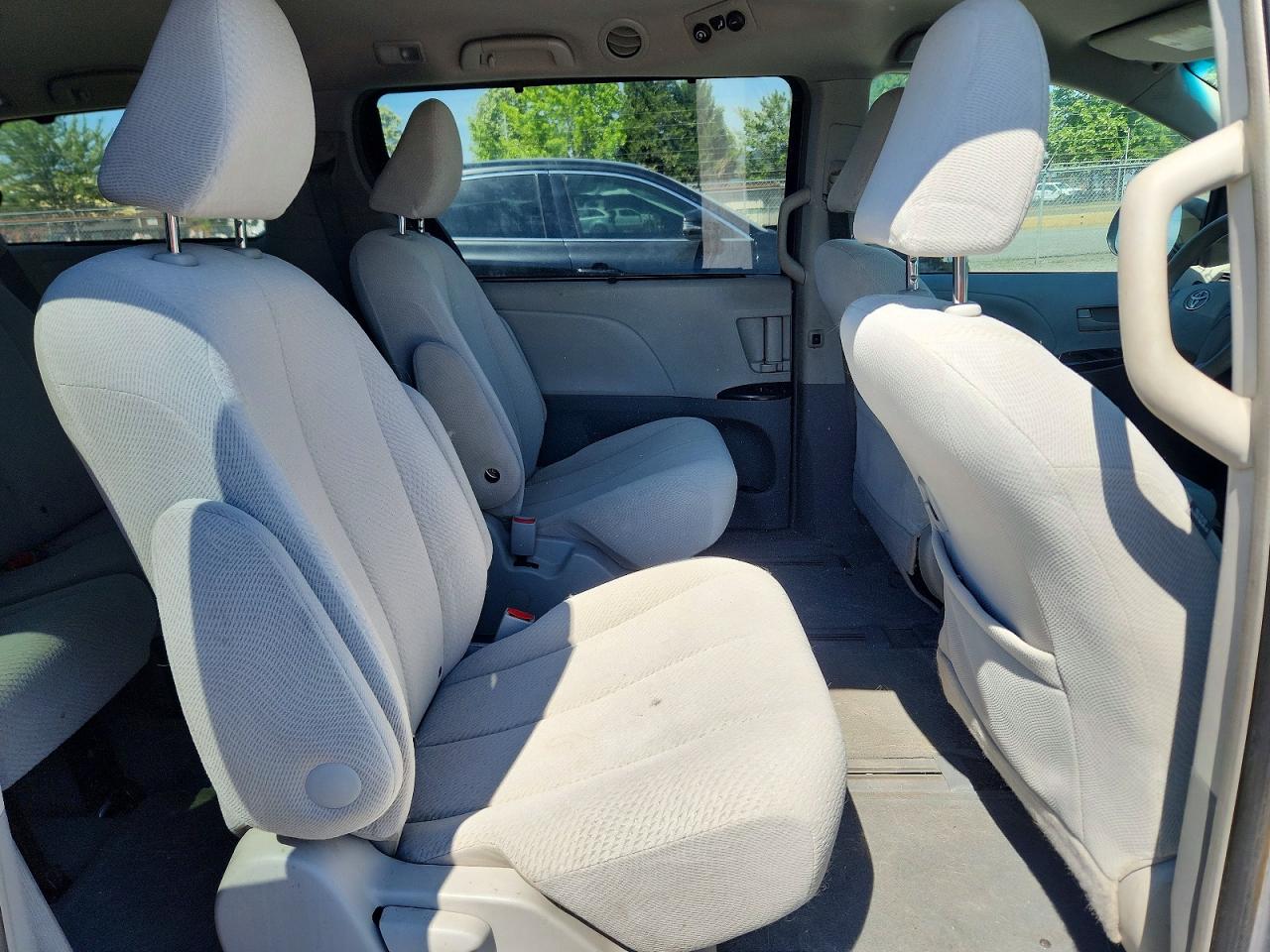2012 Toyota Sienna Le Silver vin: 5TDJK3DC0CS037460
