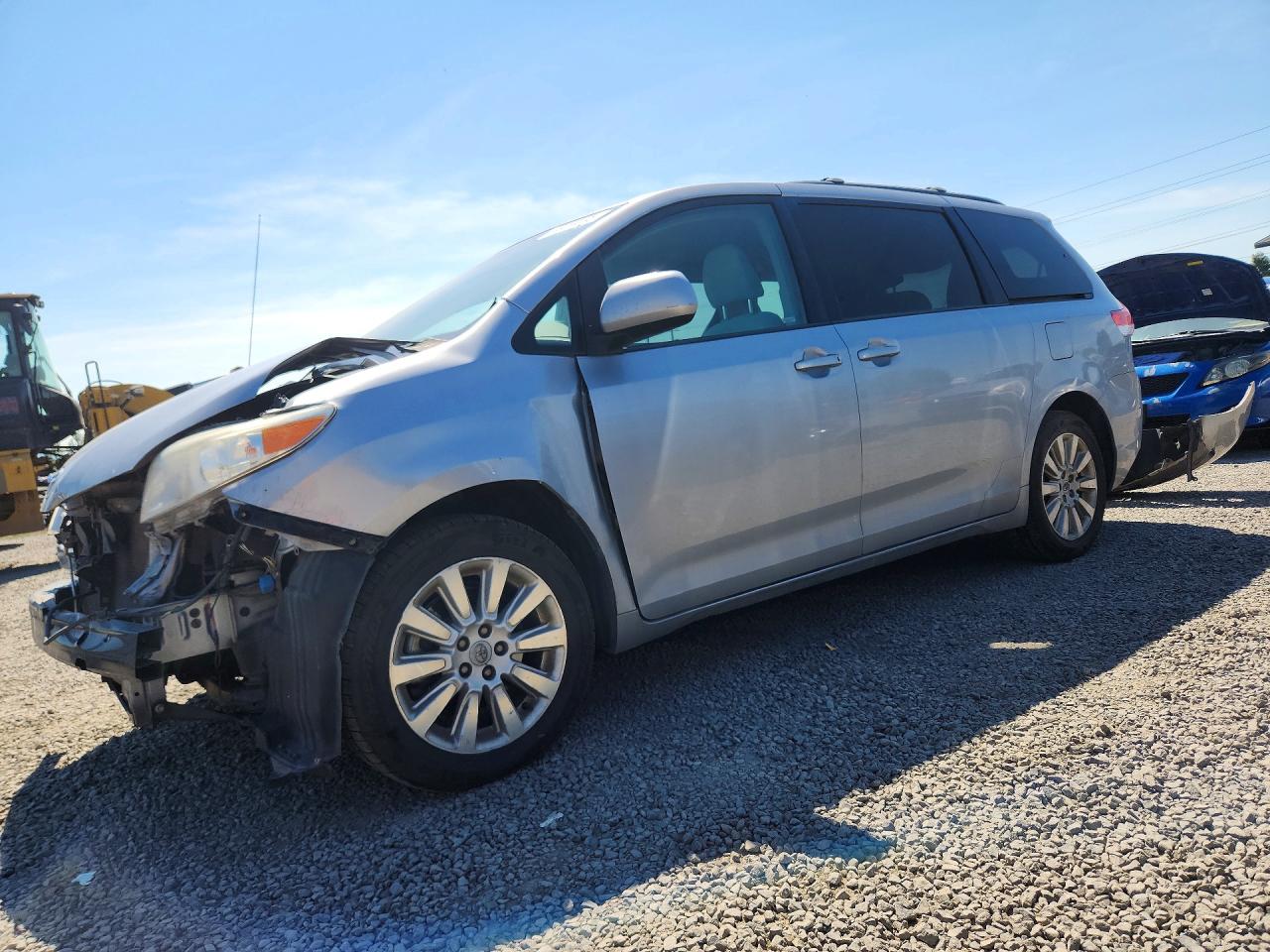 2012 Toyota Sienna Le Silver vin: 5TDJK3DC0CS037460