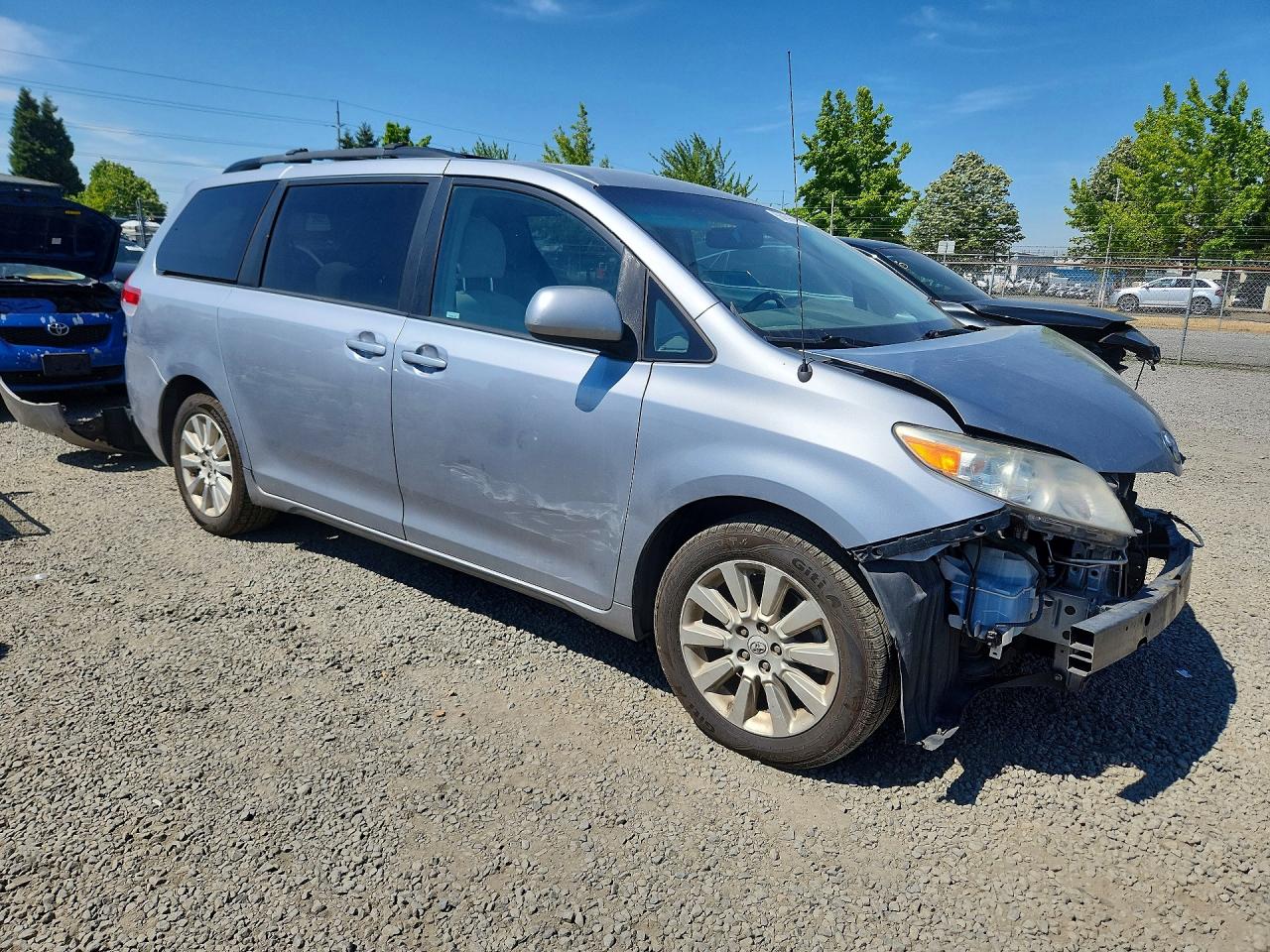 2012 Toyota Sienna Le Silver vin: 5TDJK3DC0CS037460