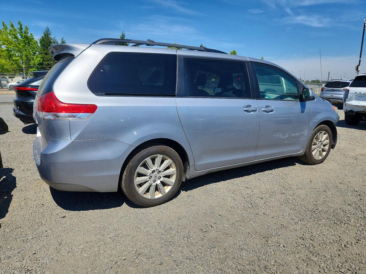 2012 Toyota Sienna Le Silver vin: 5TDJK3DC0CS037460