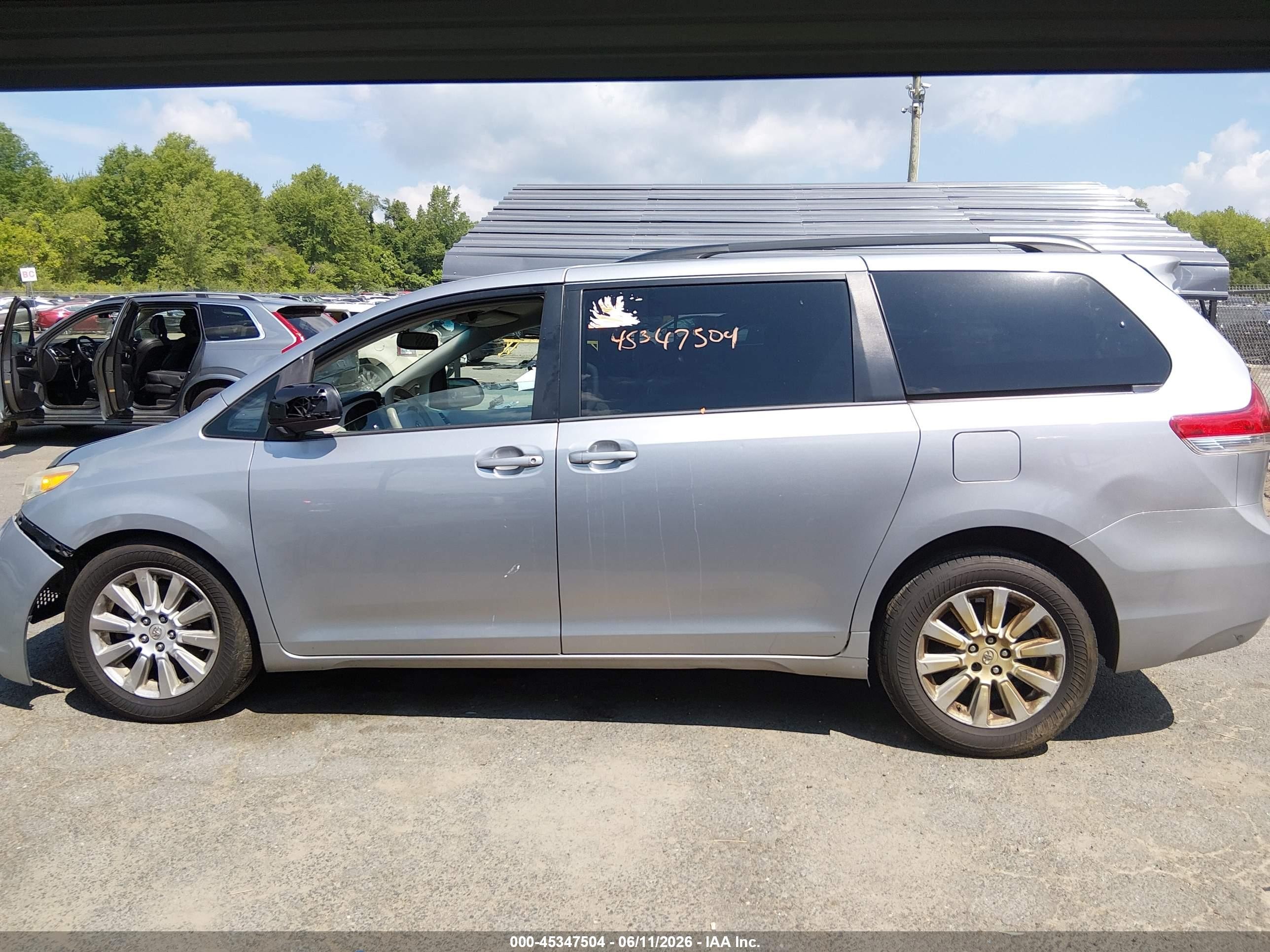 2013 Toyota Sienna Le 7 Passenger Gray vin: 5TDJK3DC0DS065888