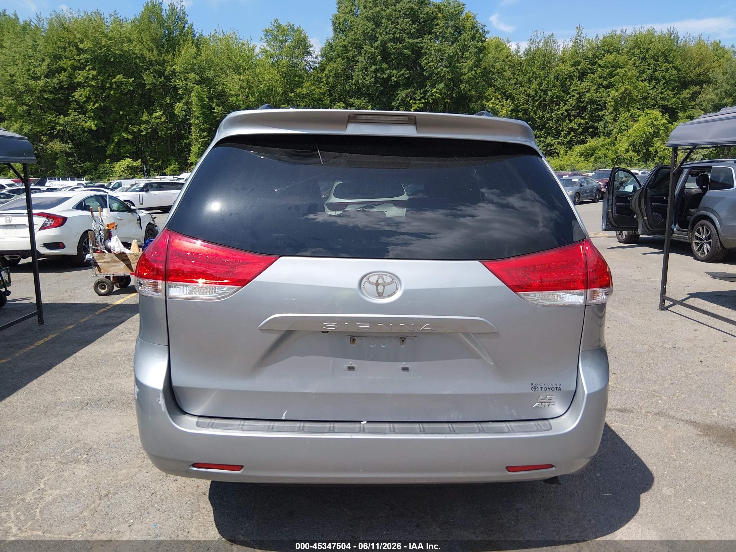 2013 Toyota Sienna Le 7 Passenger Gray vin: 5TDJK3DC0DS065888