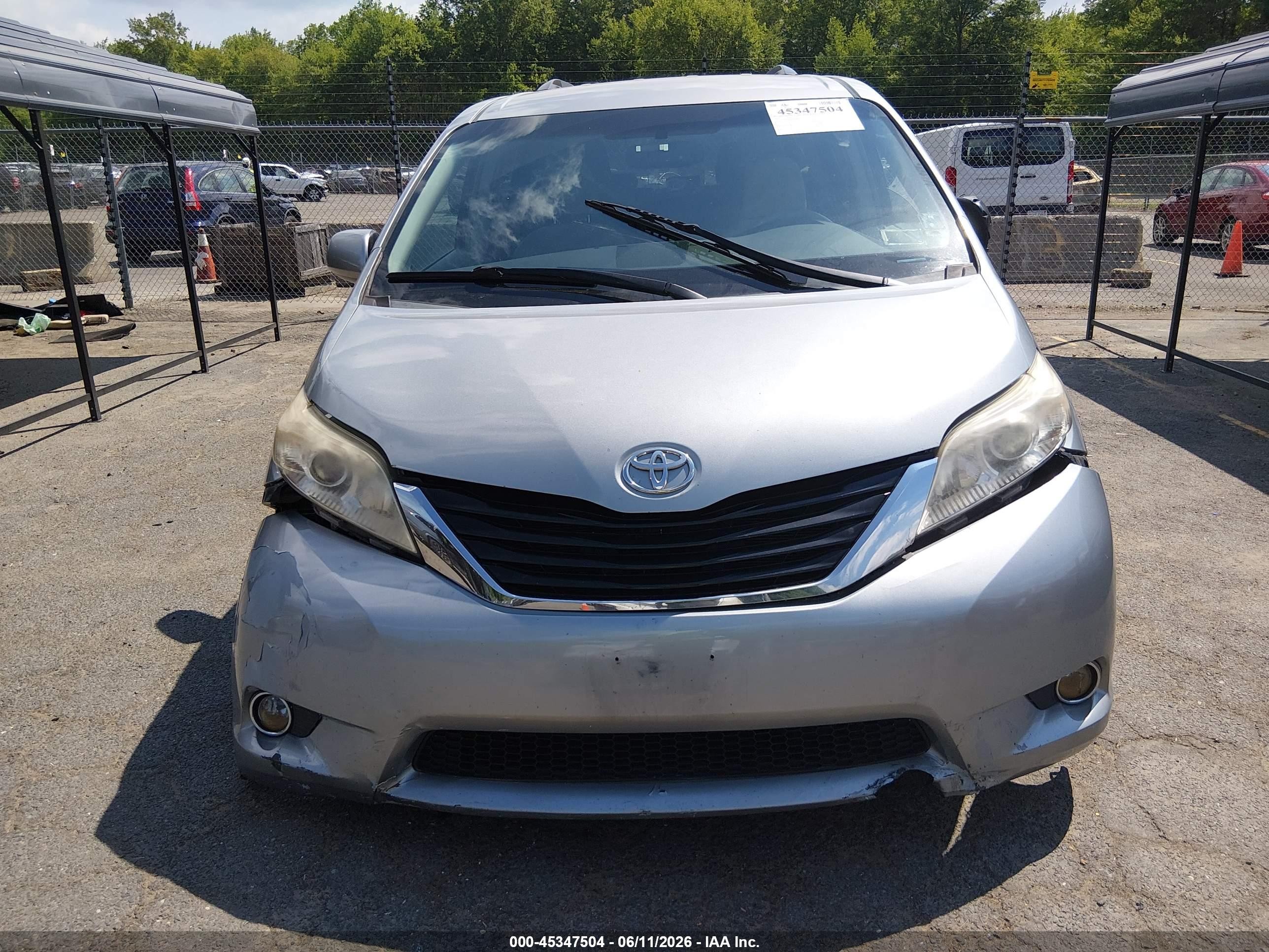 2013 Toyota Sienna Le 7 Passenger Gray vin: 5TDJK3DC0DS065888