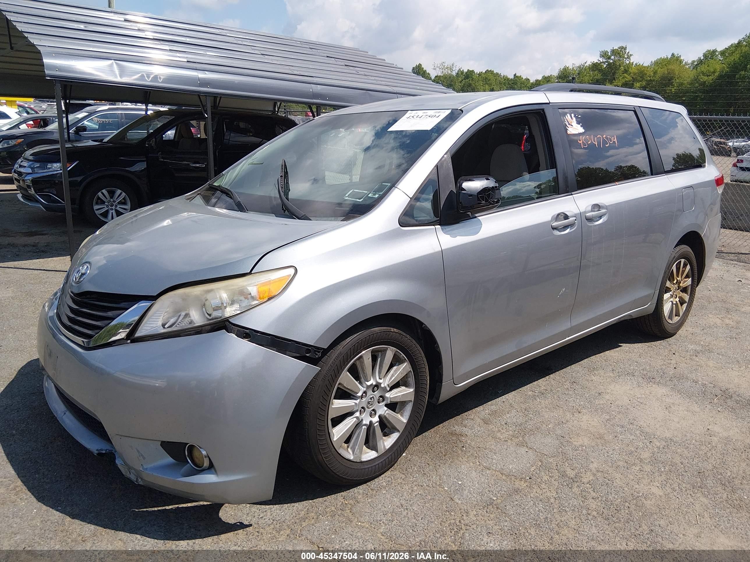 2013 Toyota Sienna Le 7 Passenger Gray vin: 5TDJK3DC0DS065888