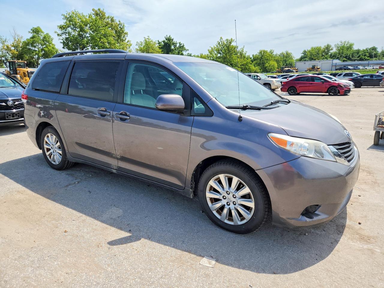 2014 Toyota Sienna Le Gray vin: 5TDJK3DC0ES087102