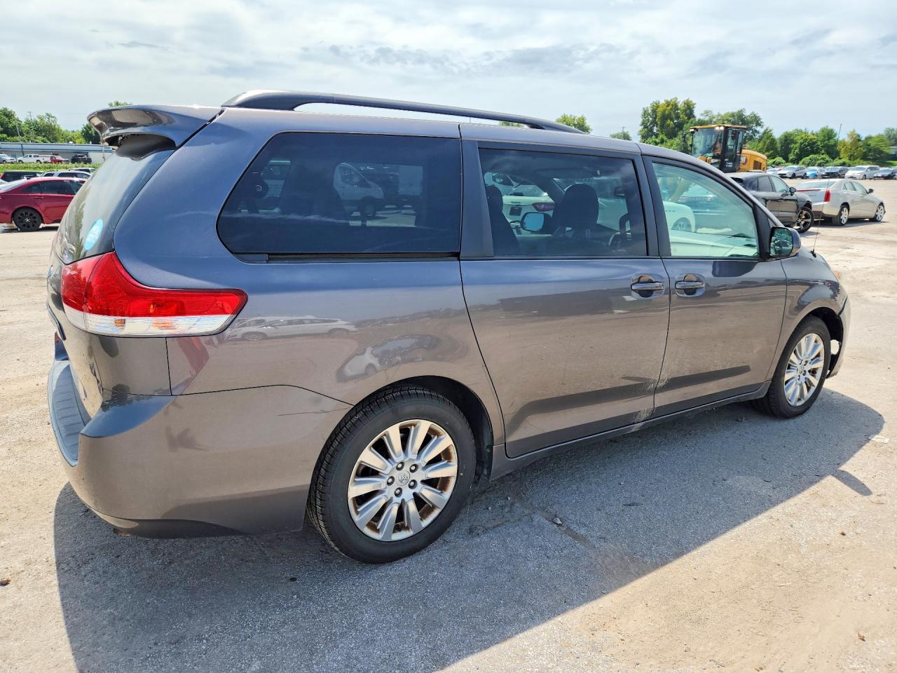 2014 Toyota Sienna Le Gray vin: 5TDJK3DC0ES087102
